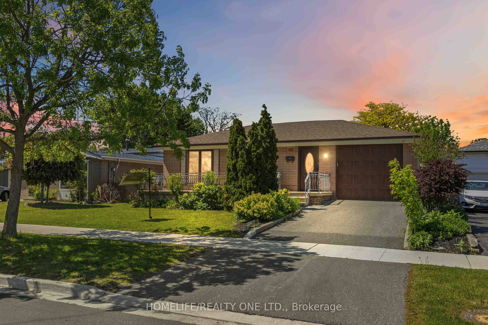 40 Wheatsheaf Crescent Toronto Ontario Canada Sale residential   HomeLife/Realty One Ltd., Brokerage