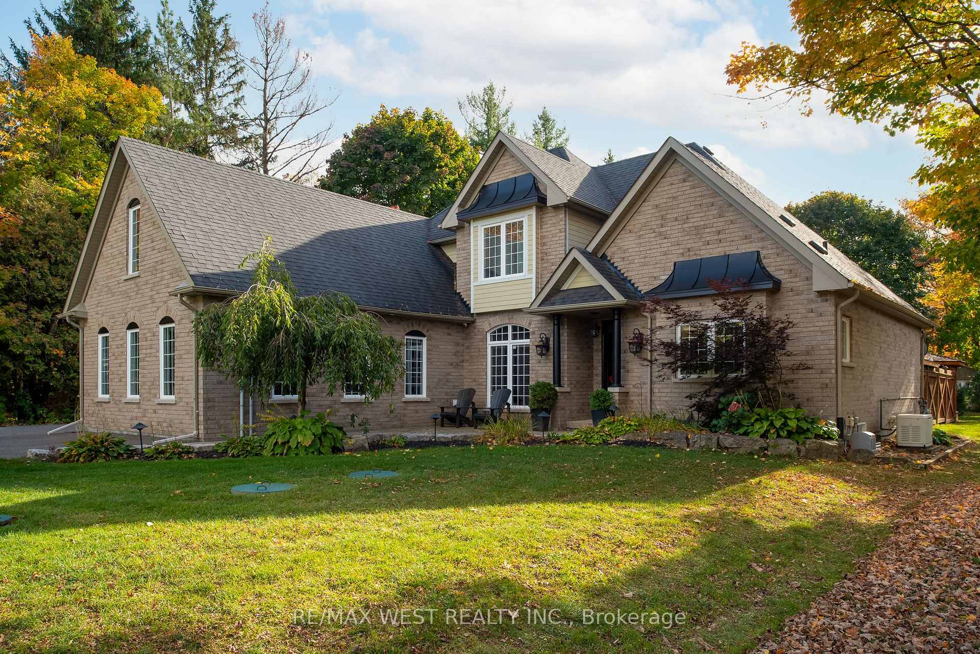 252 Main Street Erin Ontario Canada Sale residential Vince Nestico RE/MAX West Realty Inc., Brokerage *