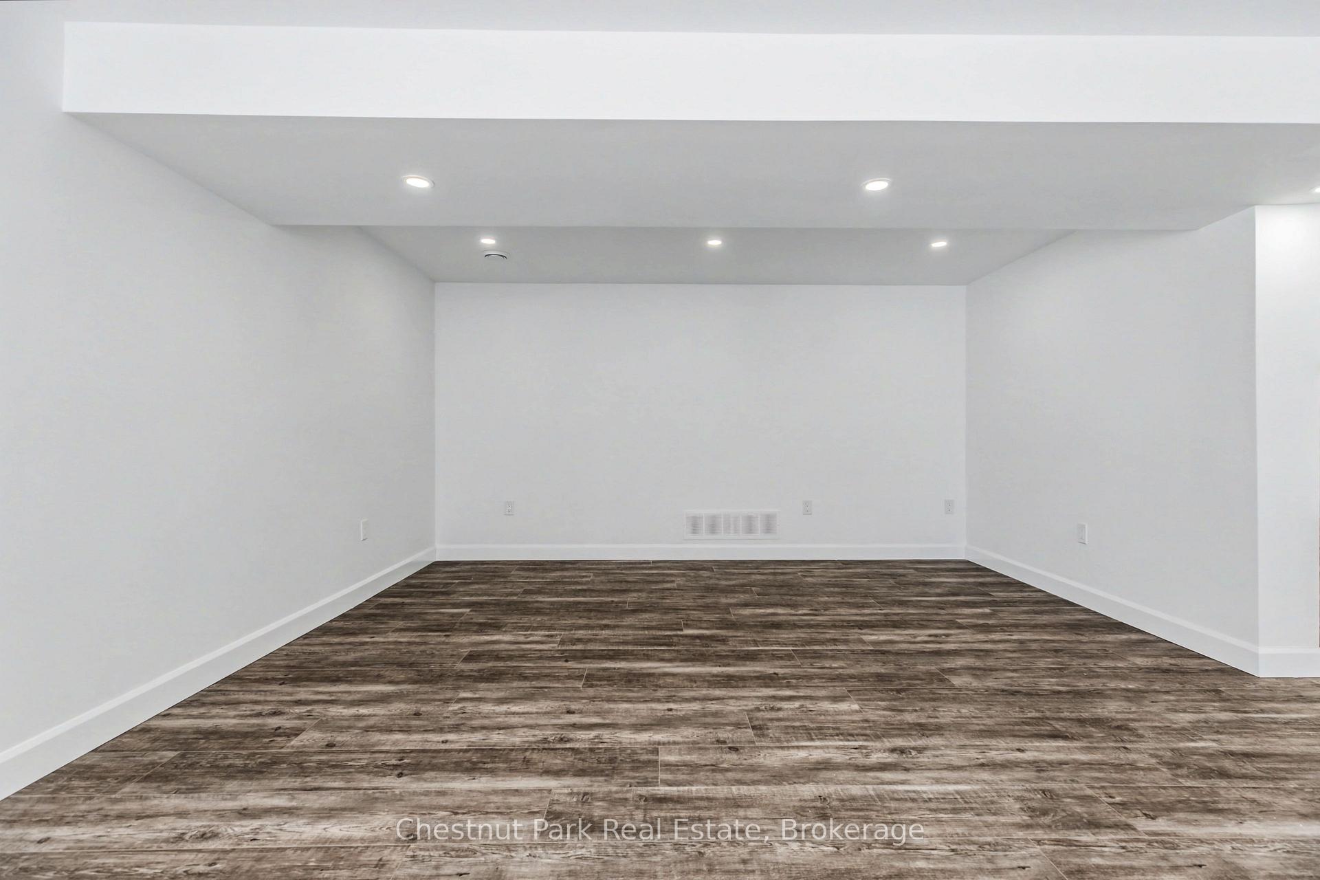 3 Bedroom Single Family Home/House's Image 35