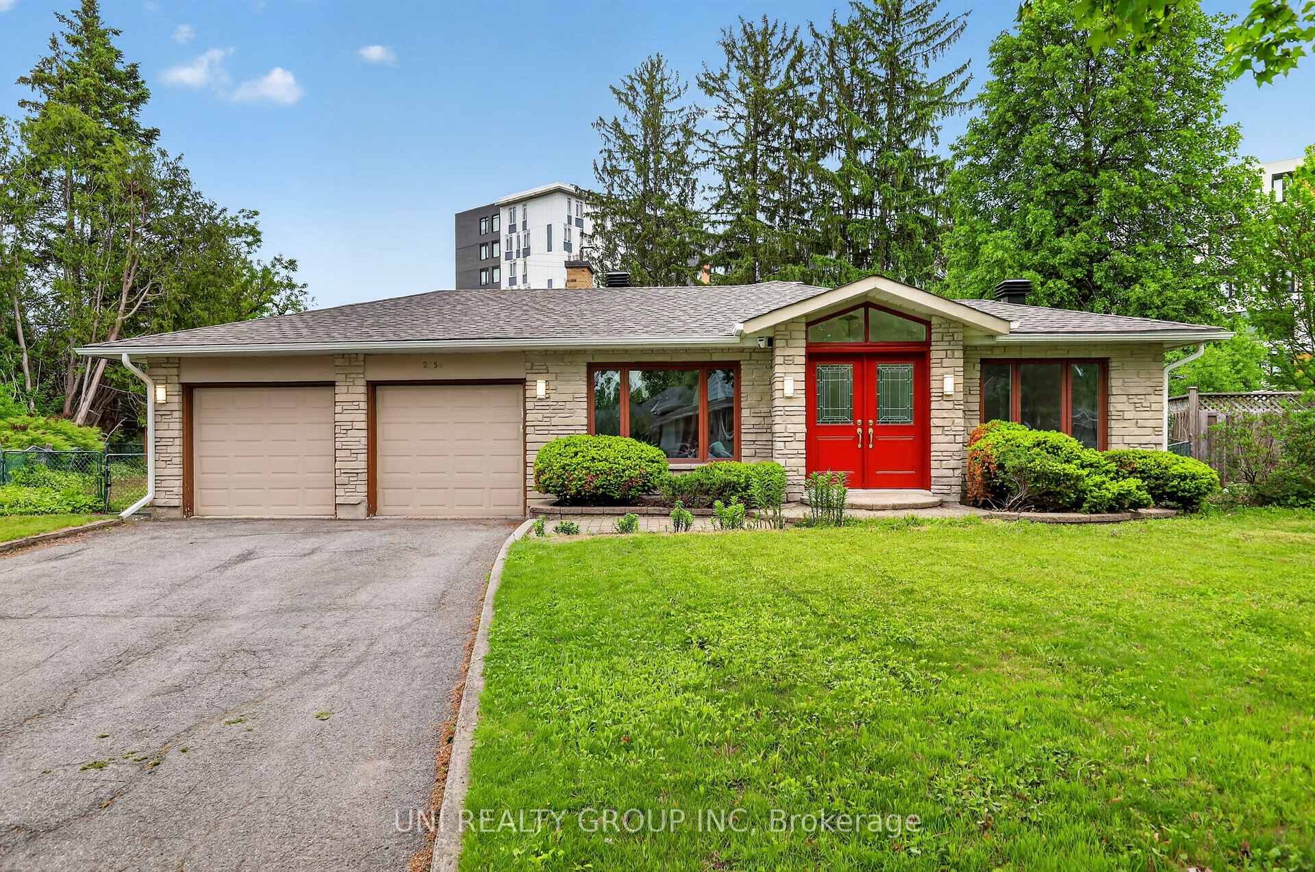 2554 Egan Road Ottawa Ontario Canada Sale residential Hisham Abdalla Royal Star Realty Inc., Brokerage*