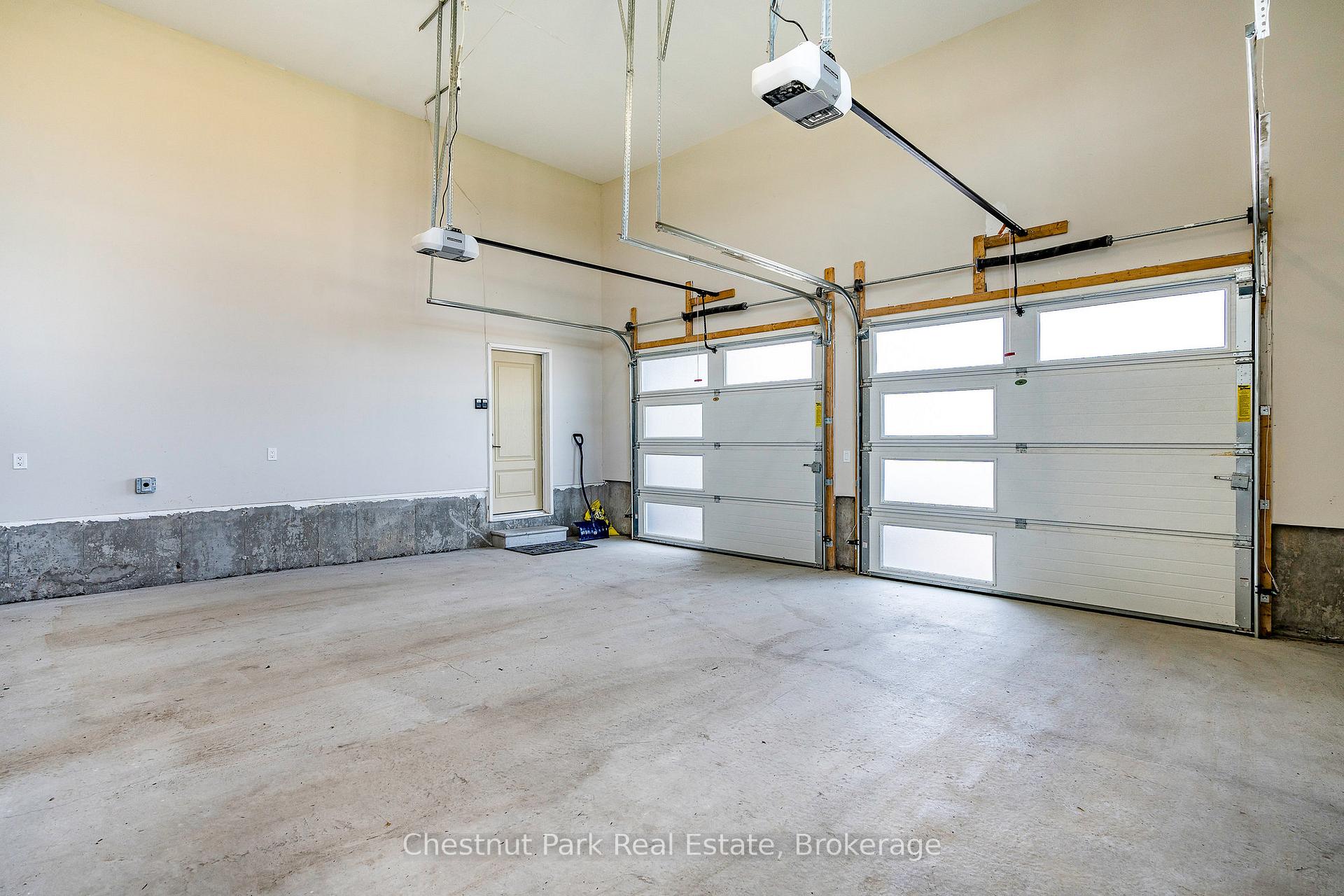 5 Bedroom Single Family Home/House's Image 35