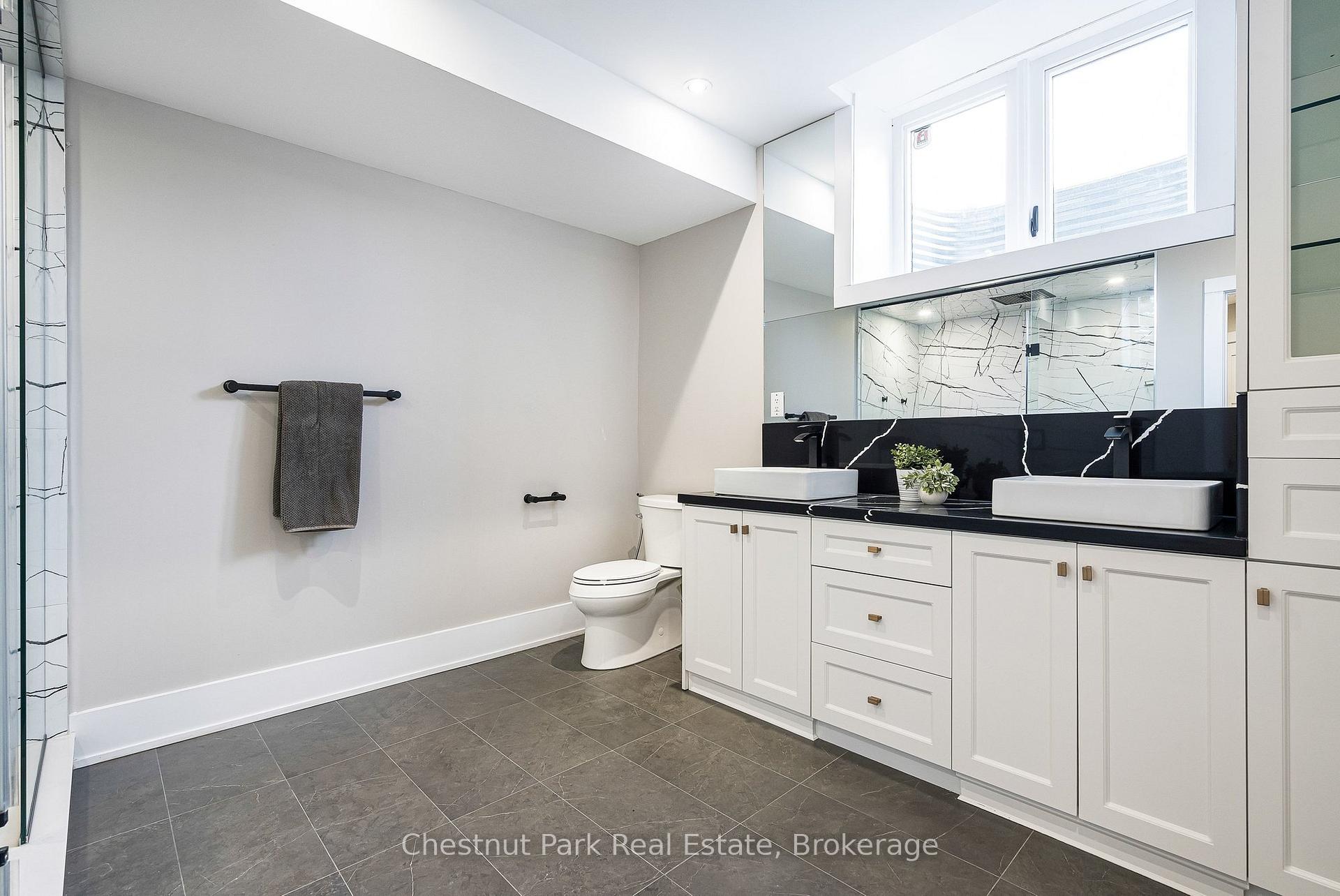 5 Bedroom Single Family Home/House's Image 32