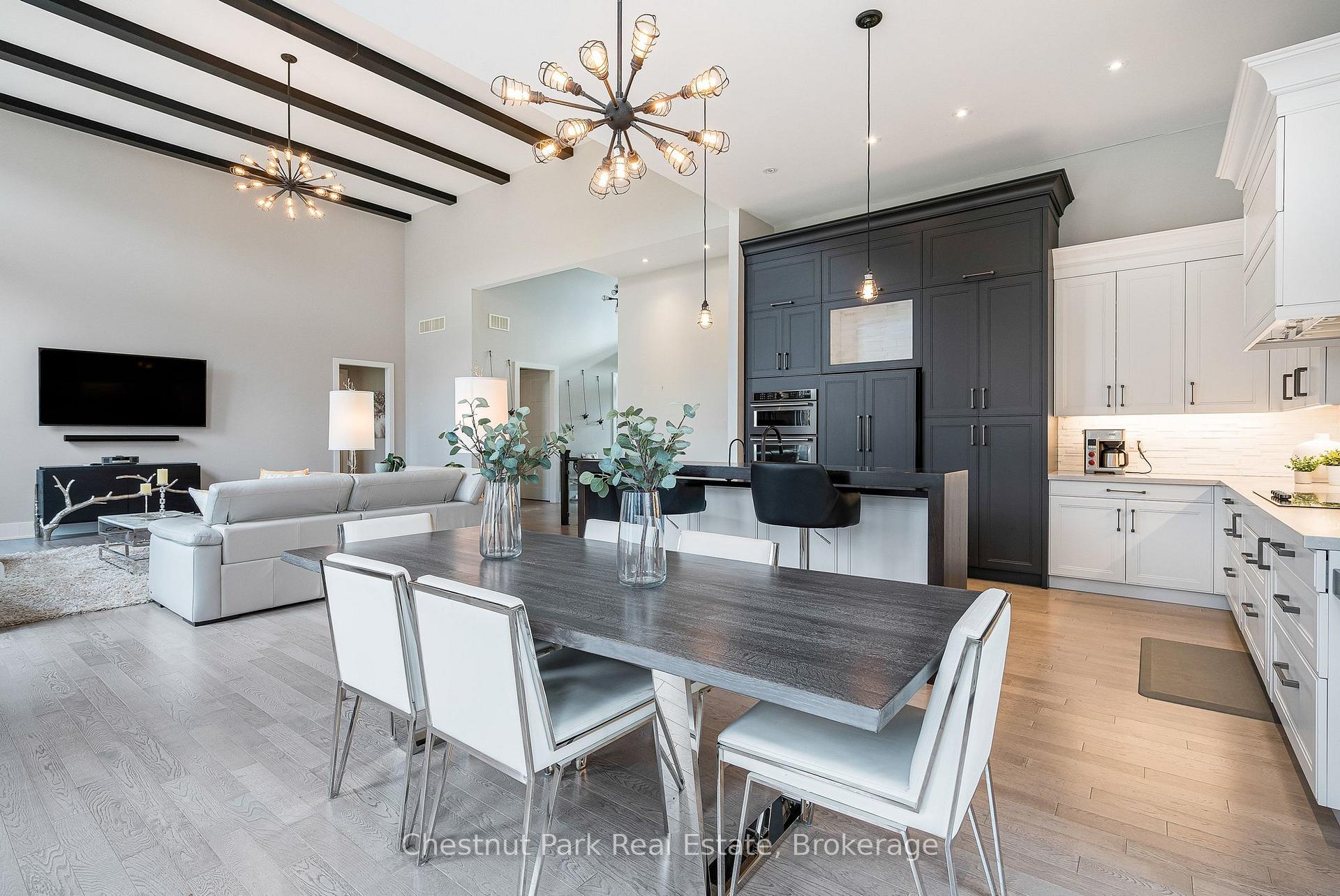 5 Bedroom Single Family Home/House's Image 13
