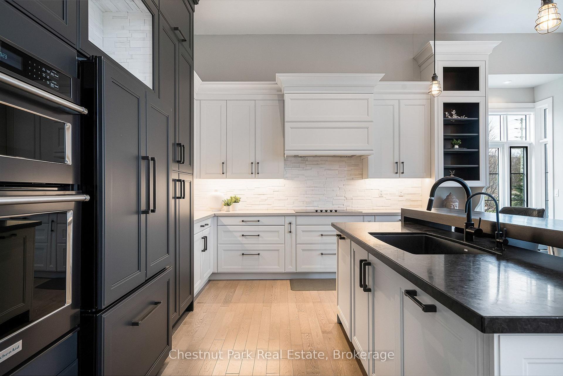 5 Bedroom Single Family Home/House's Image 12
