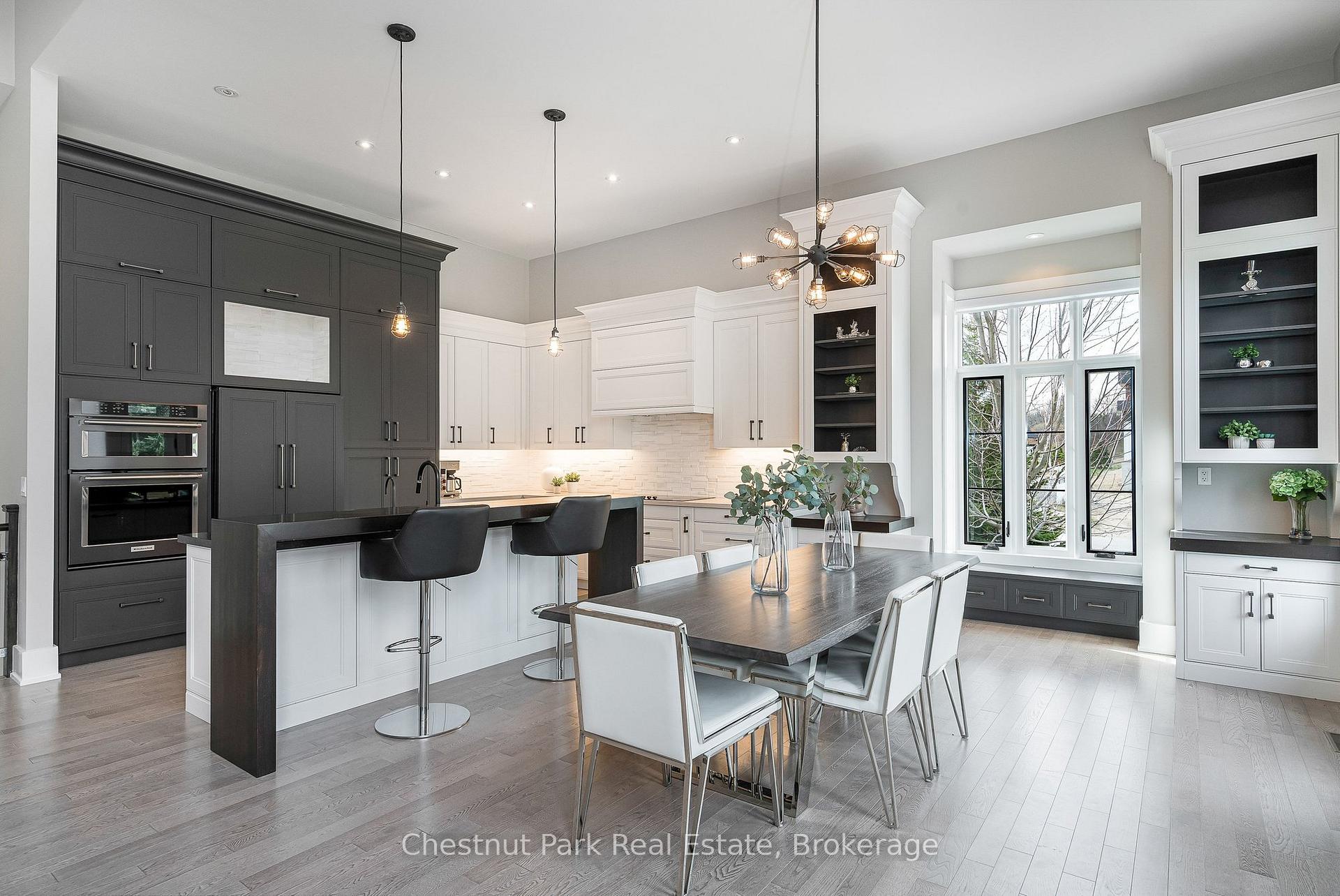 5 Bedroom Single Family Home/House's Image 9
