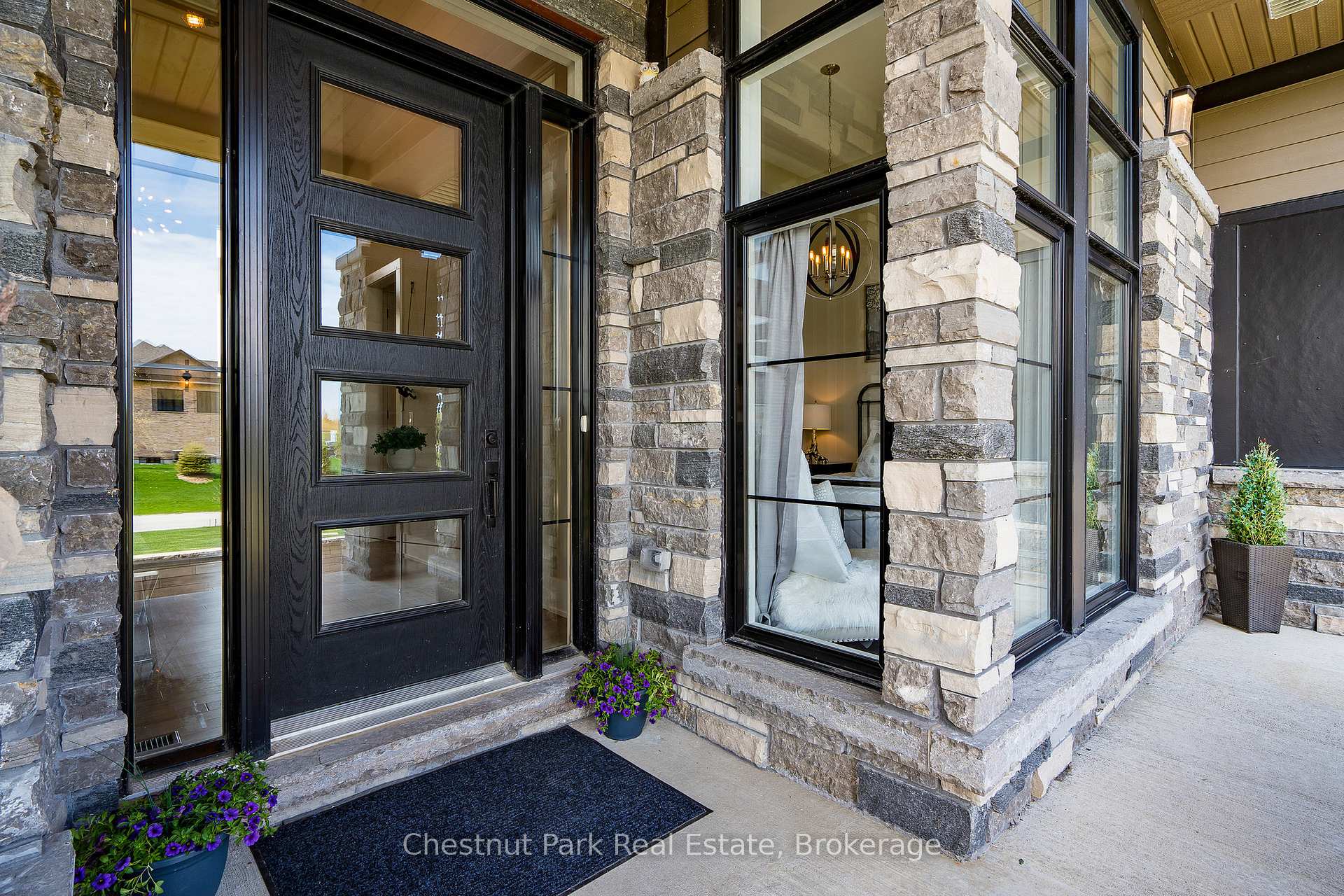 5 Bedroom Single Family Home/House's Image 3