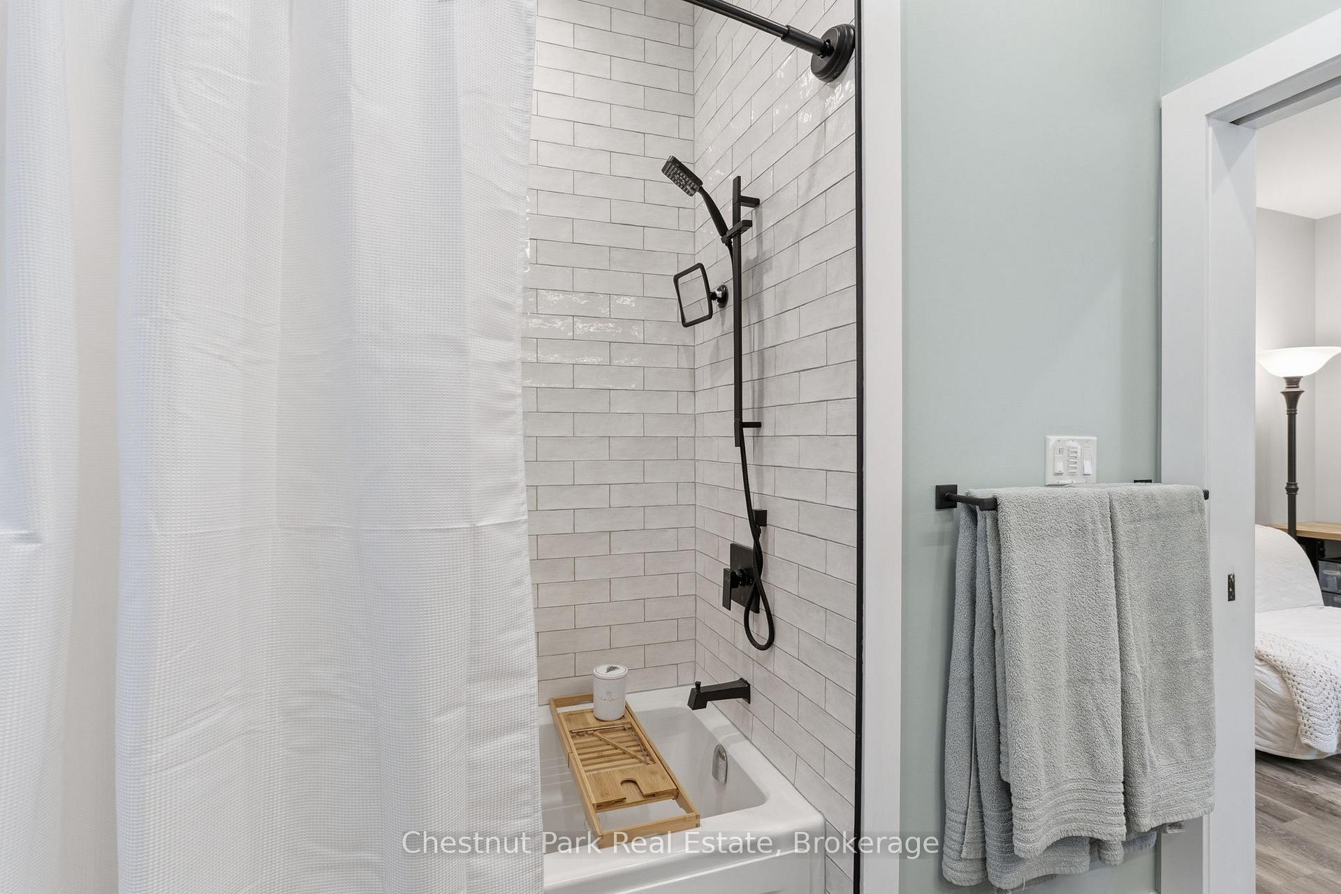 3 Bedroom Single Family Home/House's Image 27