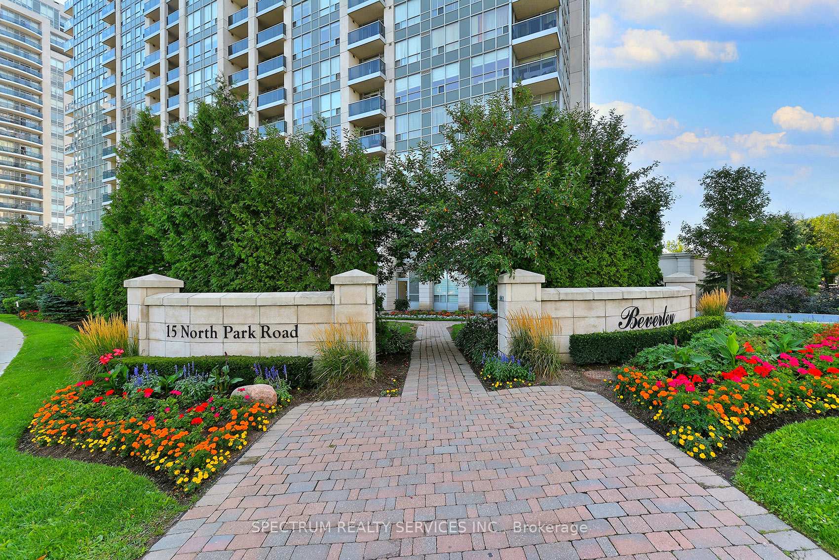 904 - 15 North Park Road Vaughan Ontario Canada Sale residential Lazlo Vavrovics Spectrum Realty Services Inc., Brokerage *