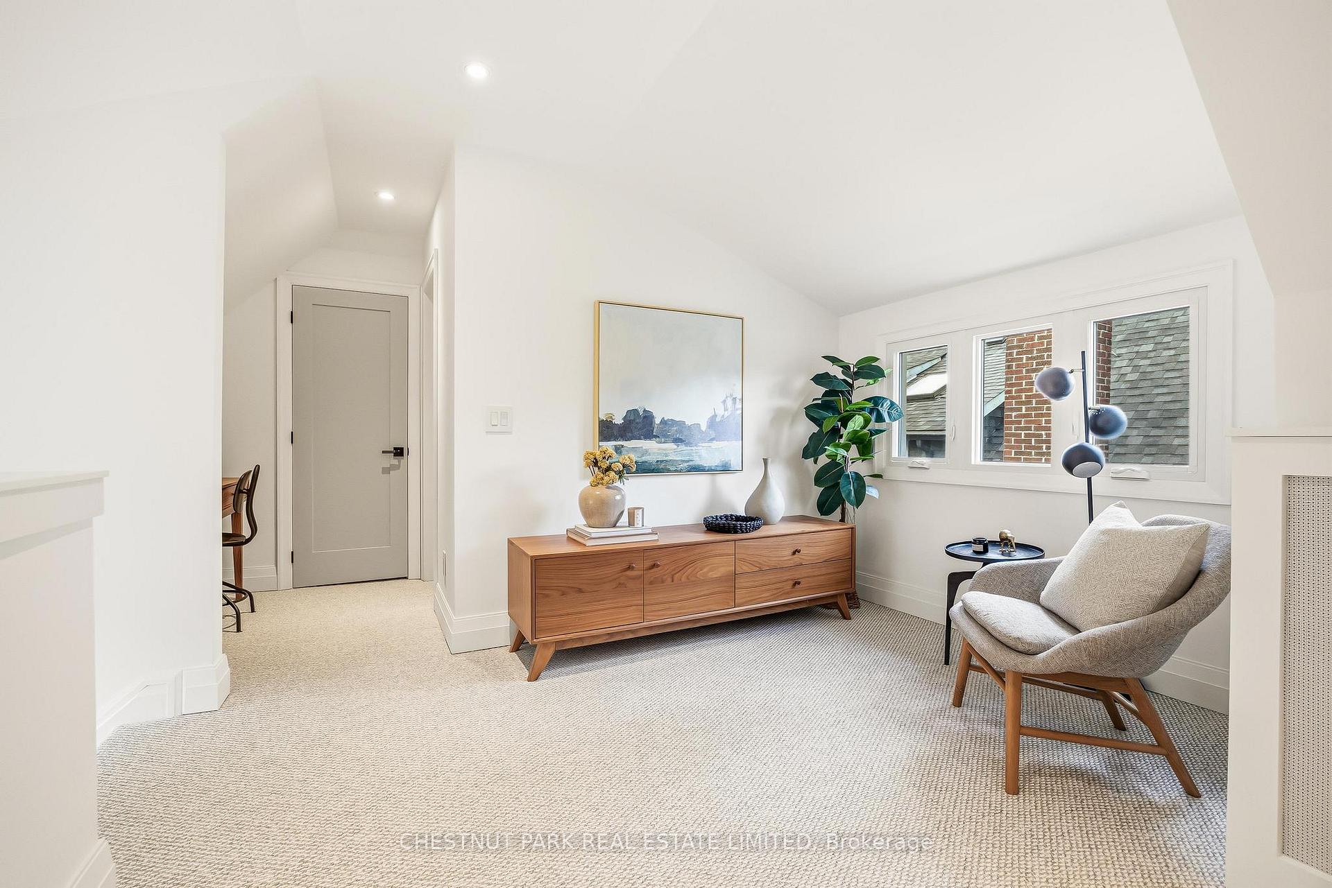 5 Bedroom Single Family Home/House's Image 26