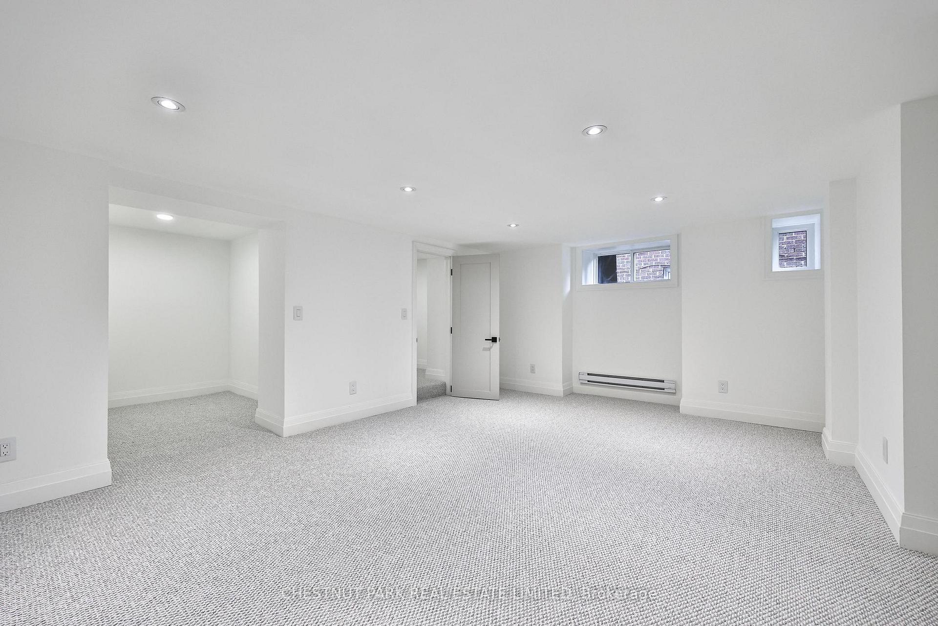 5 Bedroom Single Family Home/House's Image 29