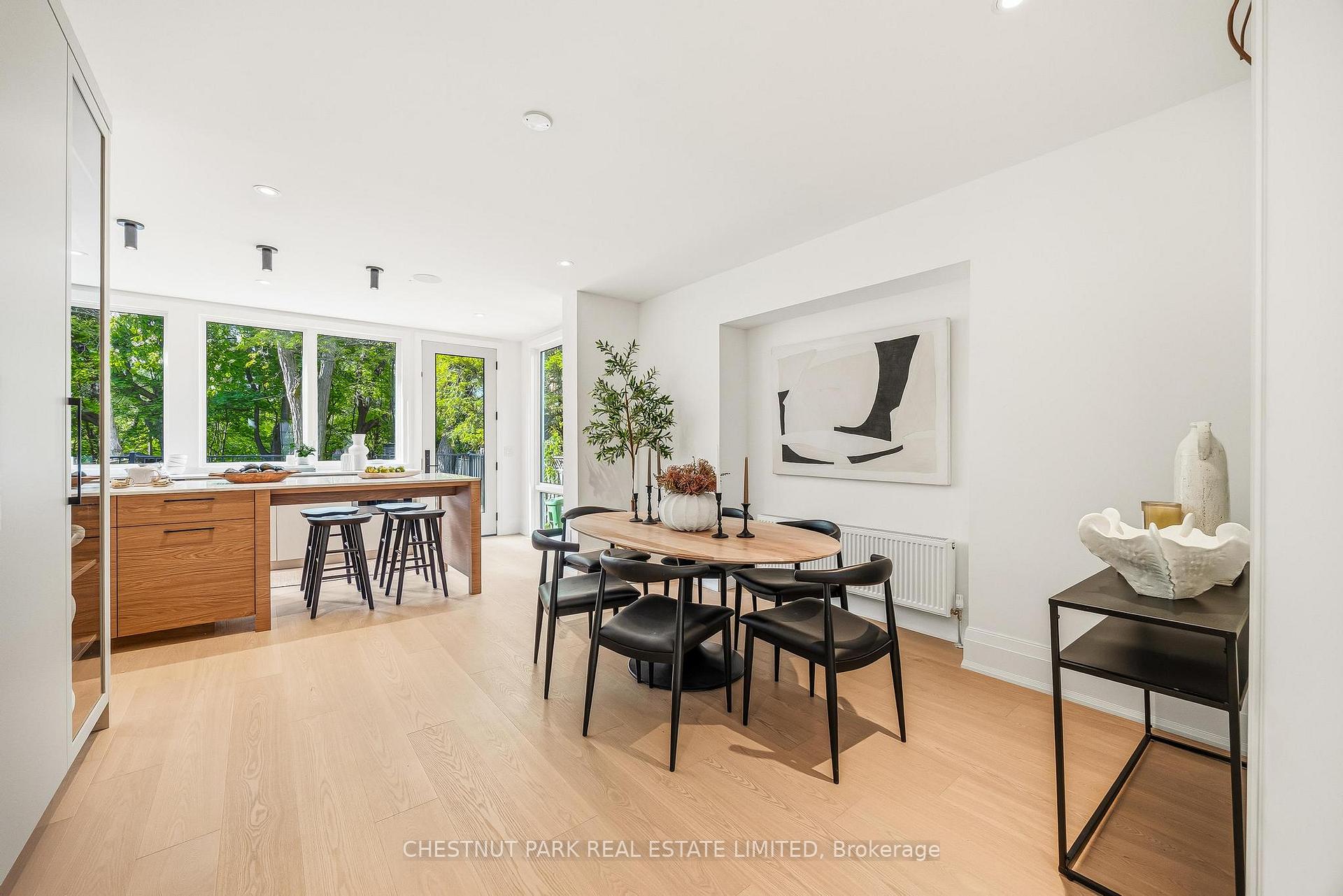5 Bedroom Single Family Home/House's Image 12