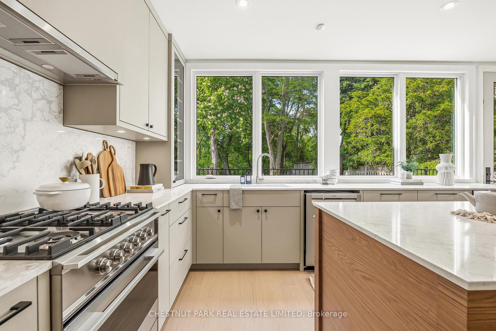 5 Bedroom Single Family Home/House's Image 8