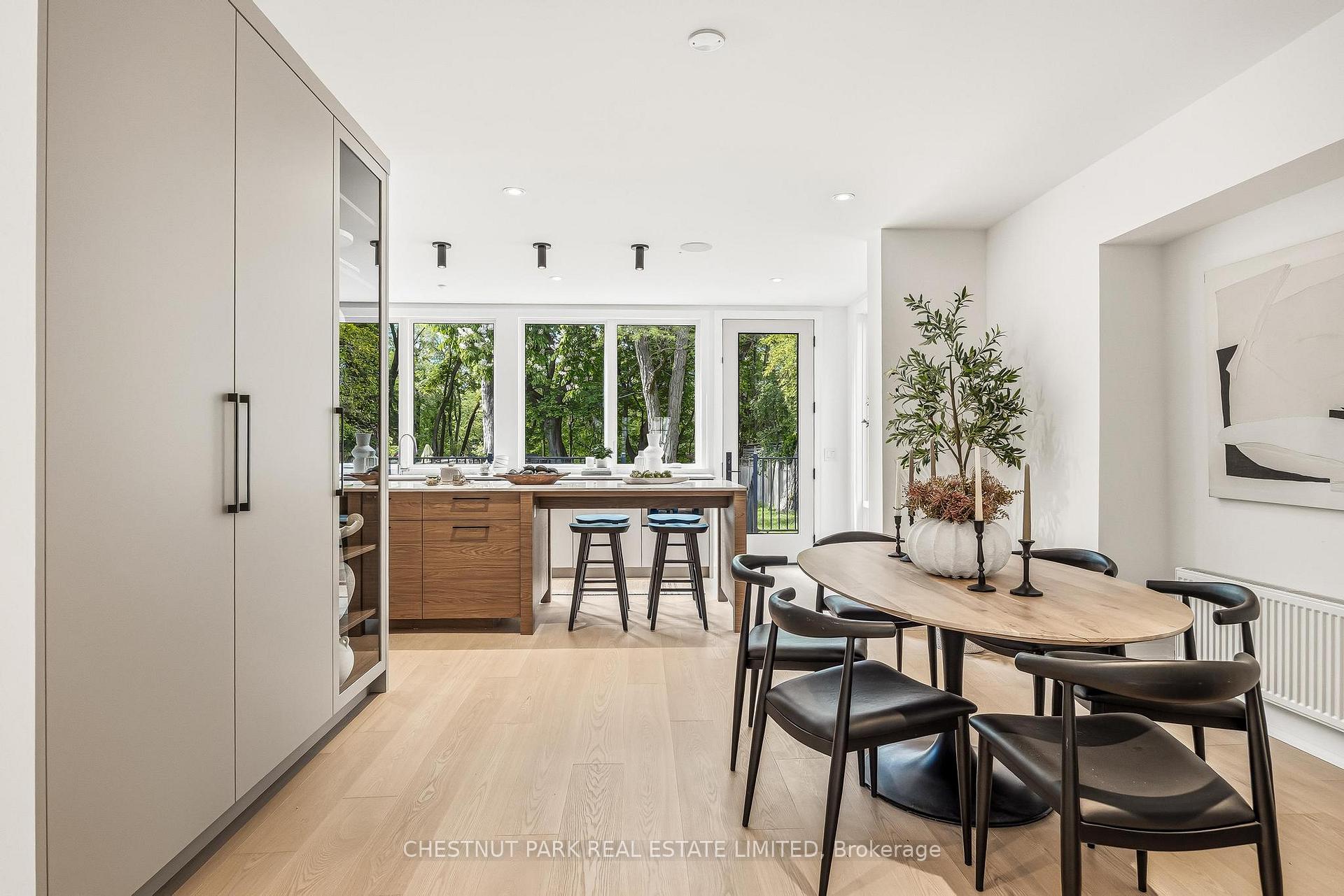 5 Bedroom Single Family Home/House's Image 4