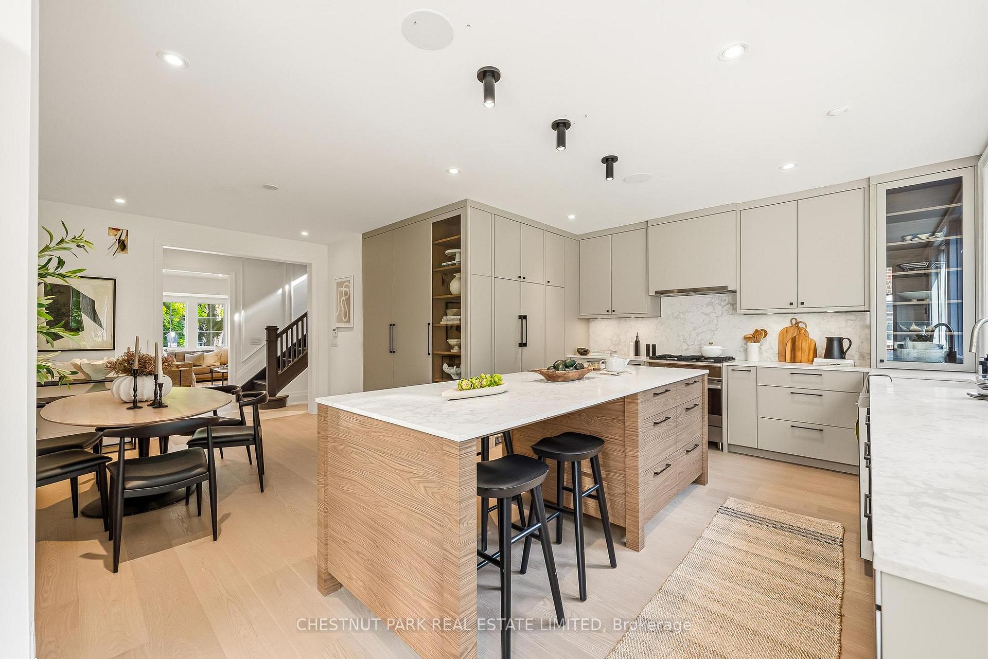 5 Bedroom Single Family Home/House's Image 5