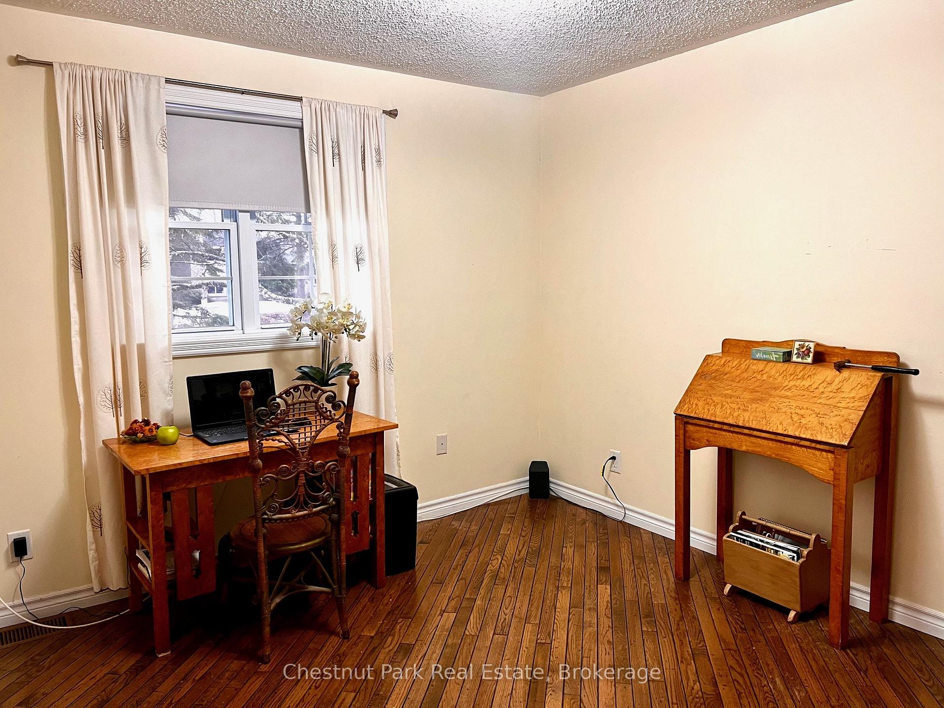 4 Bedroom Single Family Home/House's Image 16