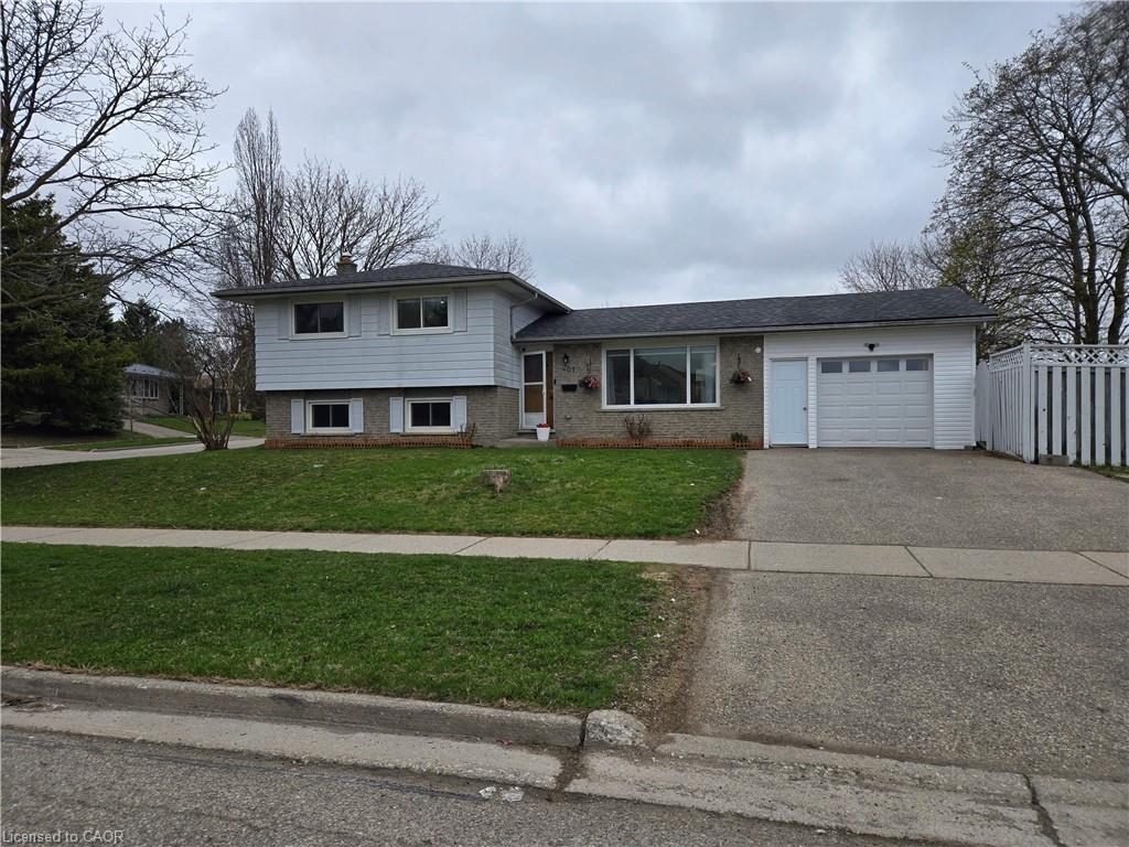 261 Overlea Drive Kitchener Ontario Canada Sale residential Narender Sehgal HomeLife Maple Leaf Realty Ltd., Brokerage *