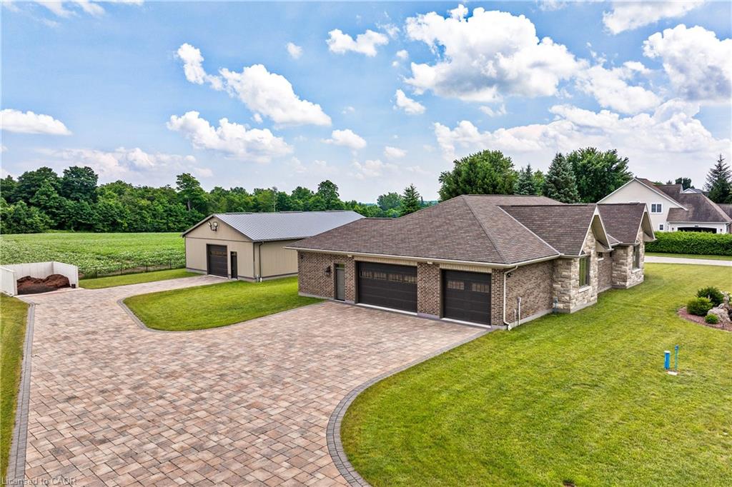 5 Bedroom Single Family Home/House's Image 3