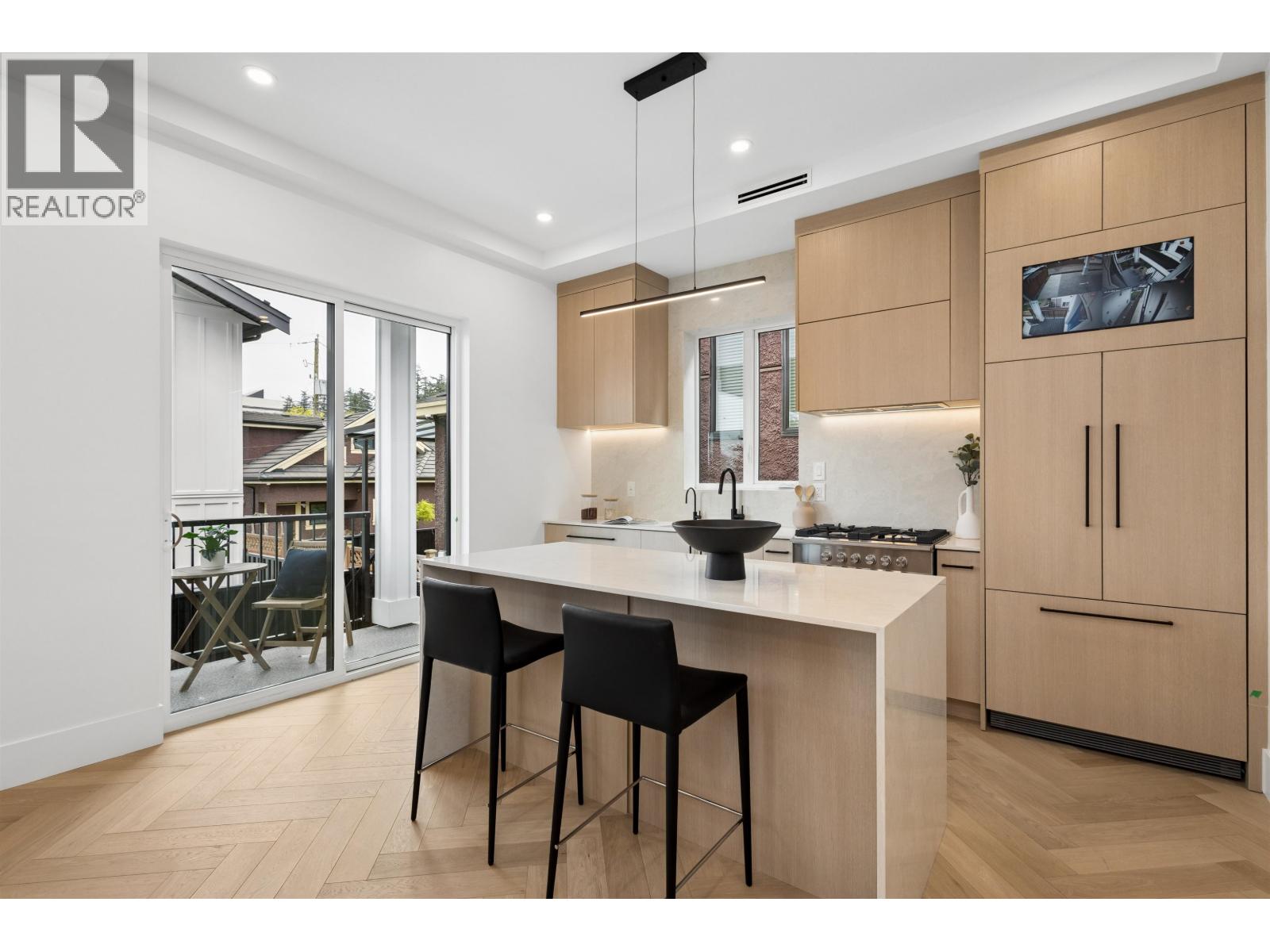 1 3637 E 46TH AVENUE Vancouver British Columbia Canada Sale residential   First Stay Realty Inc.