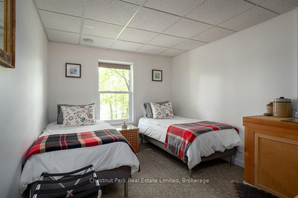 4 Bedroom Single Family Home/House's Image 36