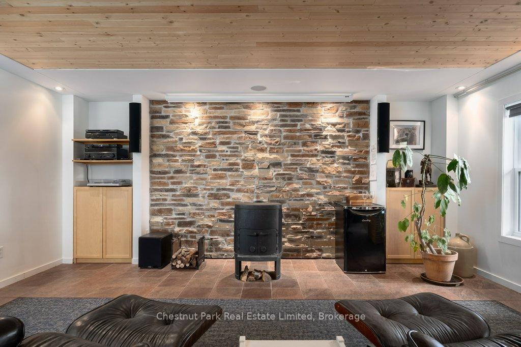 4 Bedroom Single Family Home/House's Image 32