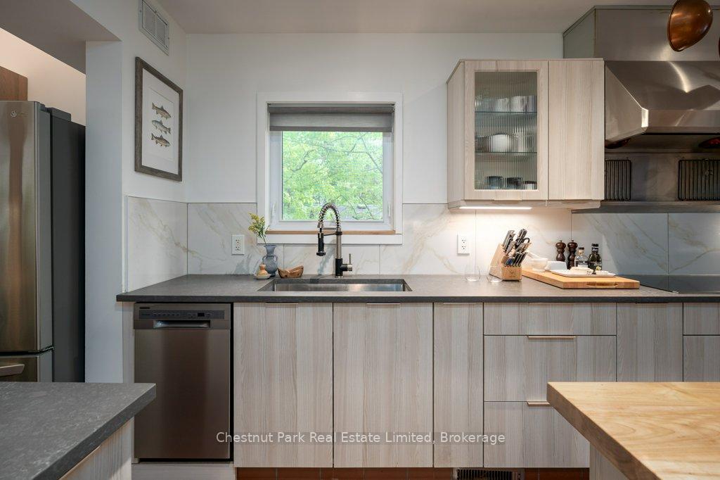 4 Bedroom Single Family Home/House's Image 13
