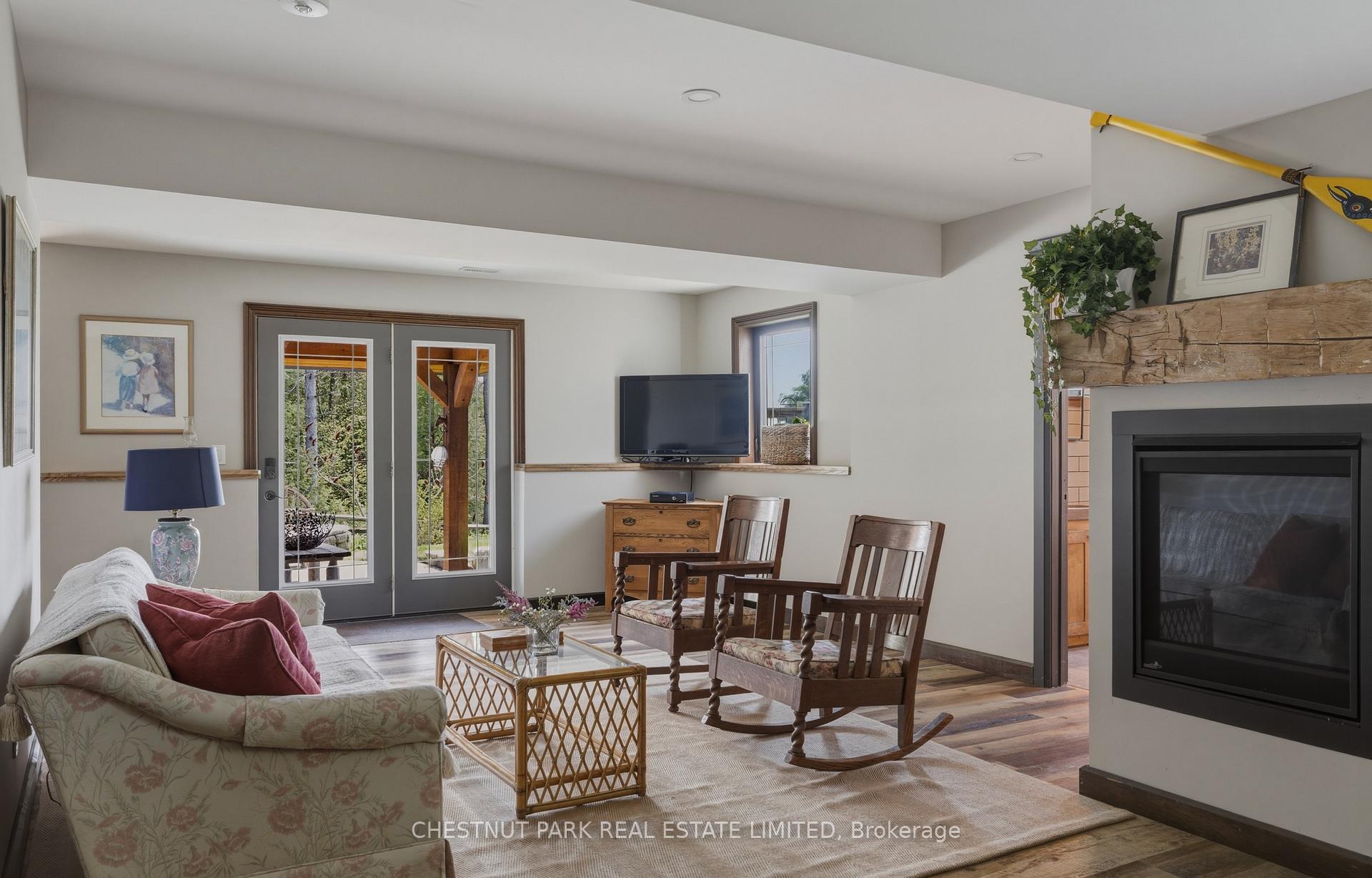 5 Bedroom Single Family Home/House's Image 27
