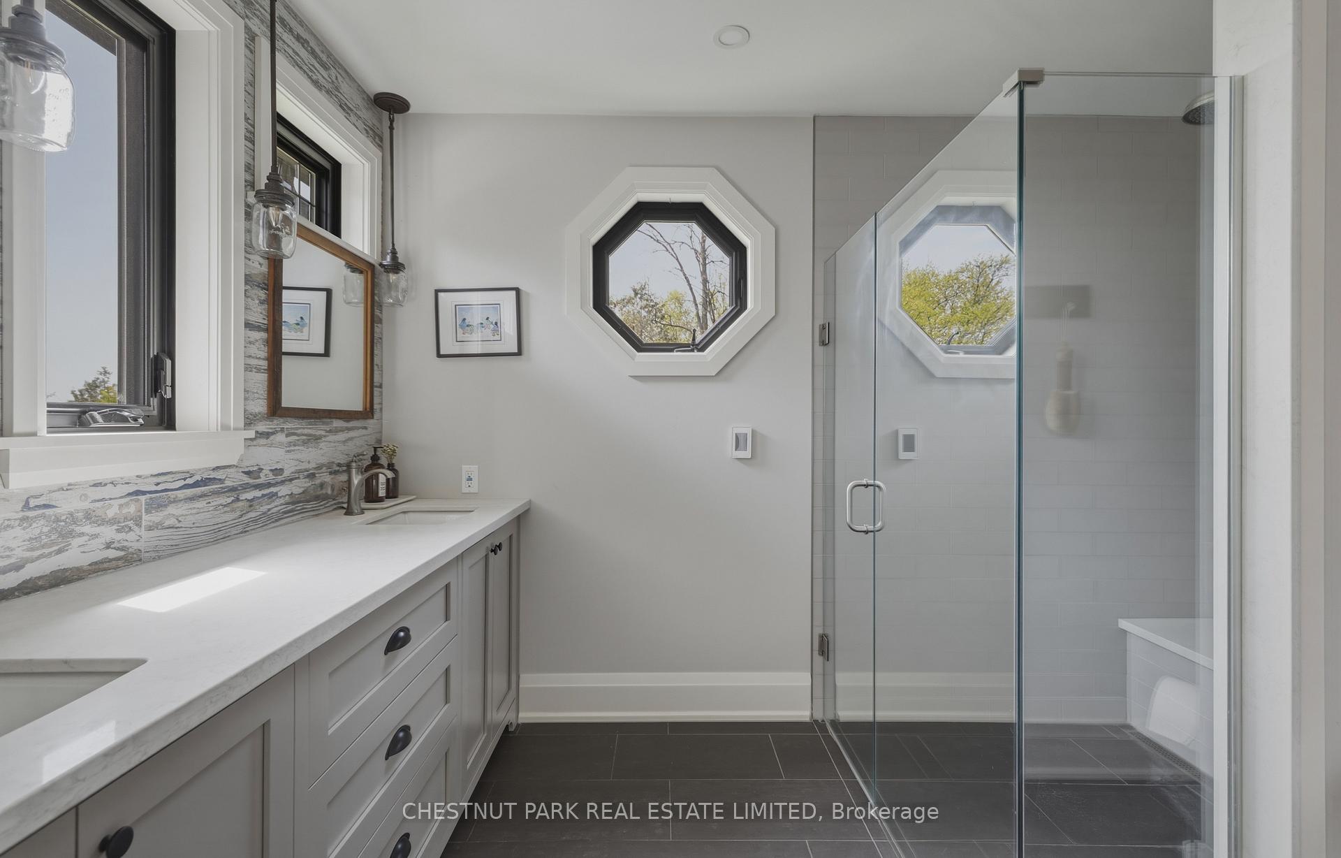 5 Bedroom Single Family Home/House's Image 18