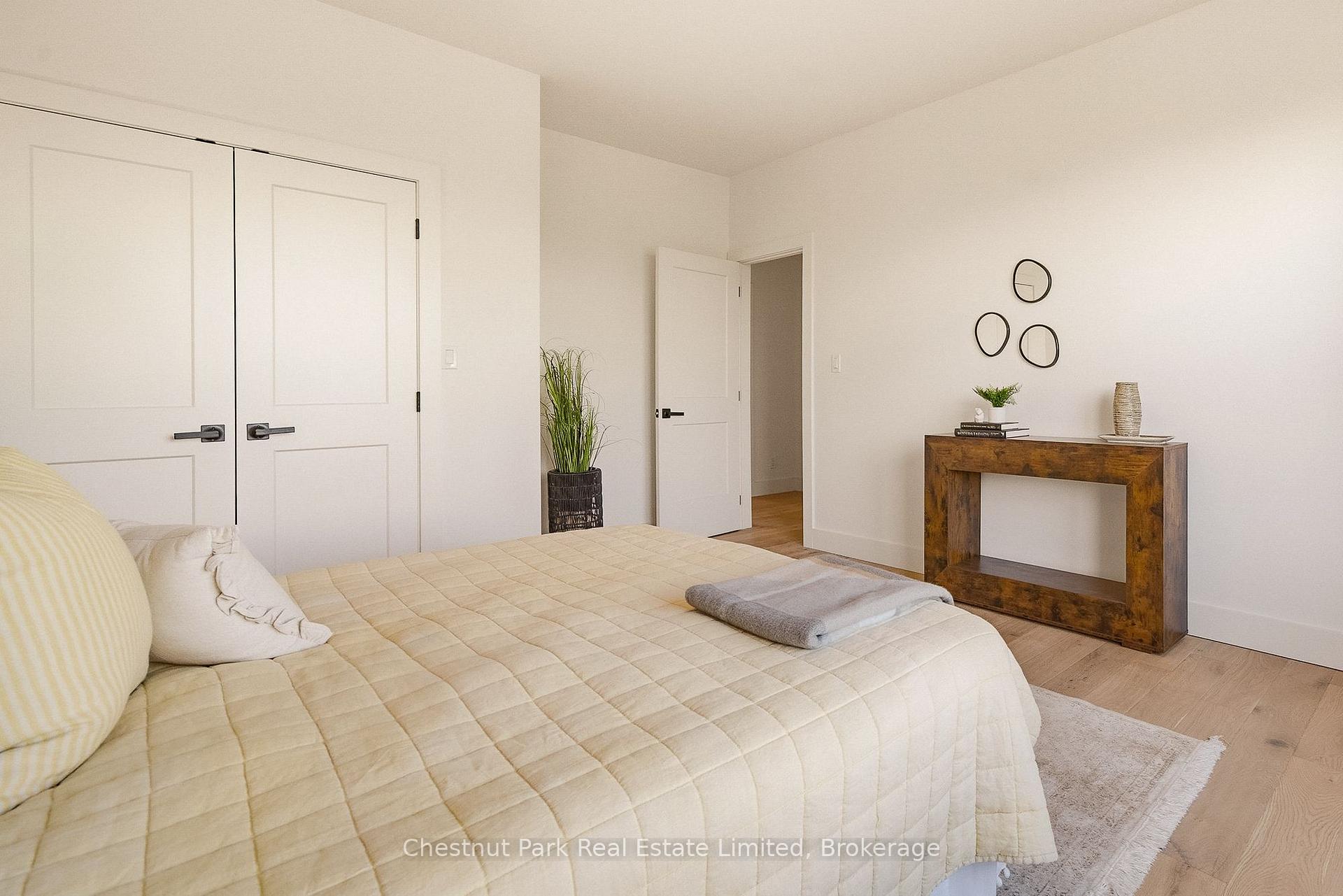6 Bedroom Single Family Home/House's Image 39
