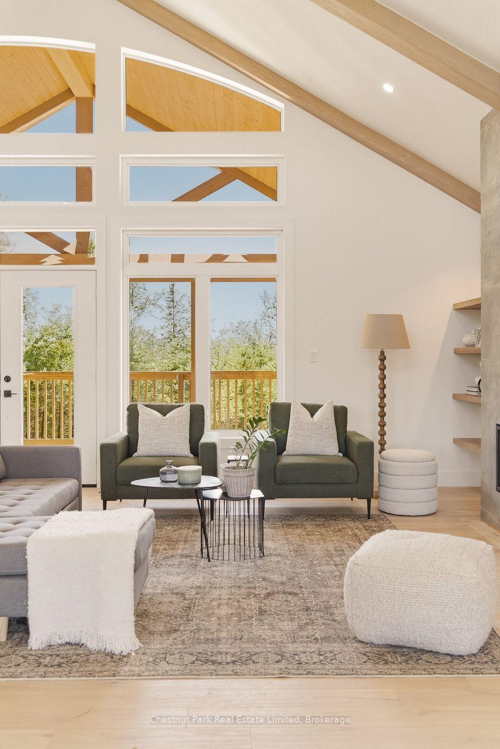 6 Bedroom Single Family Home/House's Image 18