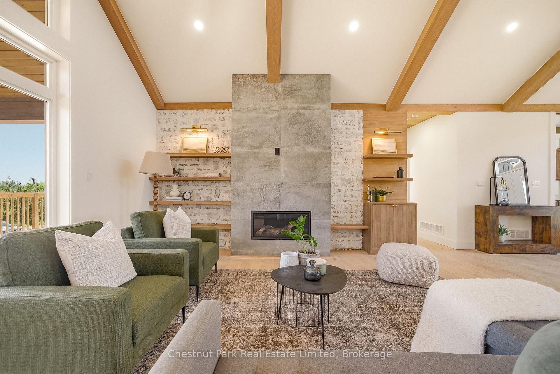 6 Bedroom Single Family Home/House's Image 14