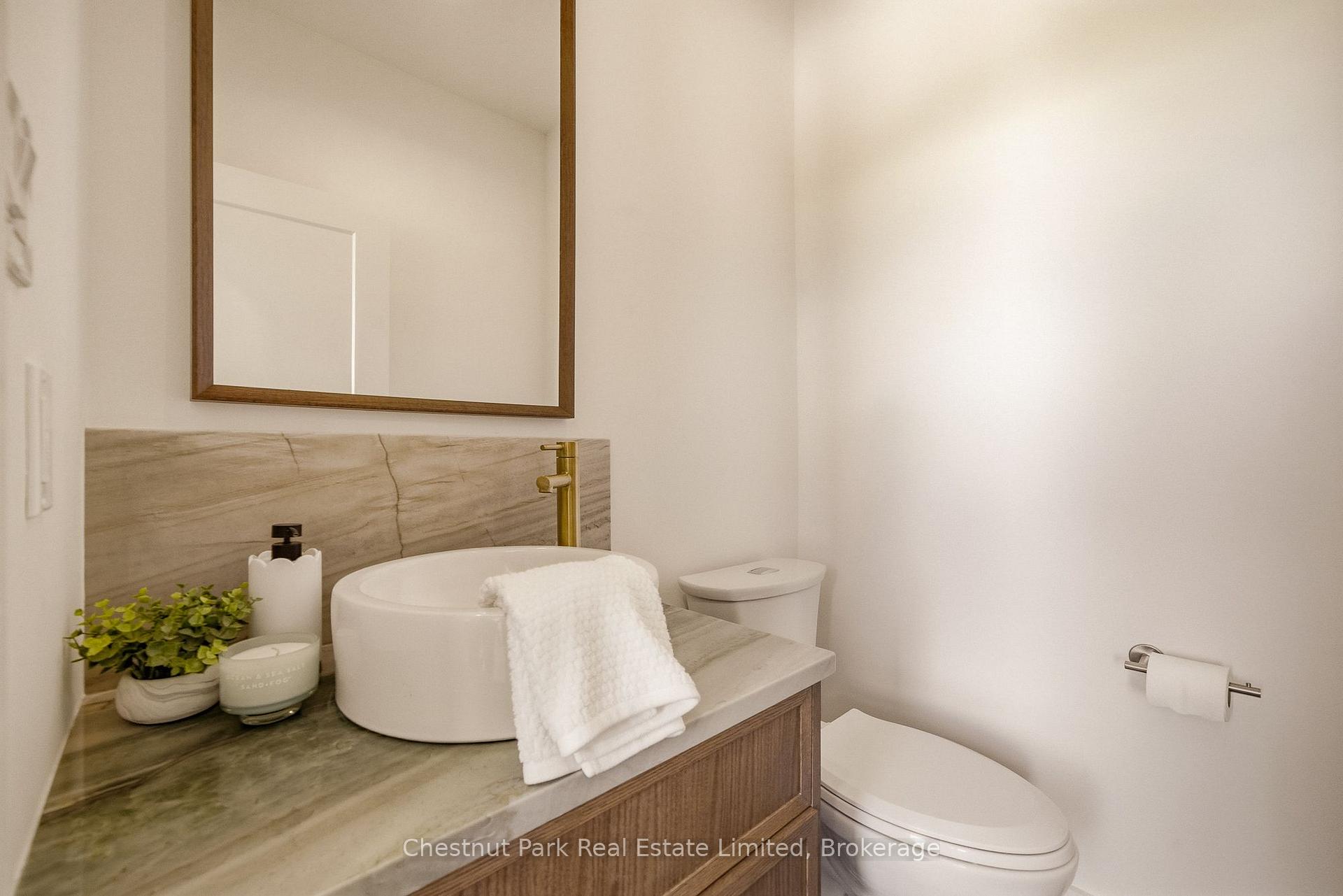 6 Bedroom Single Family Home/House's Image 29