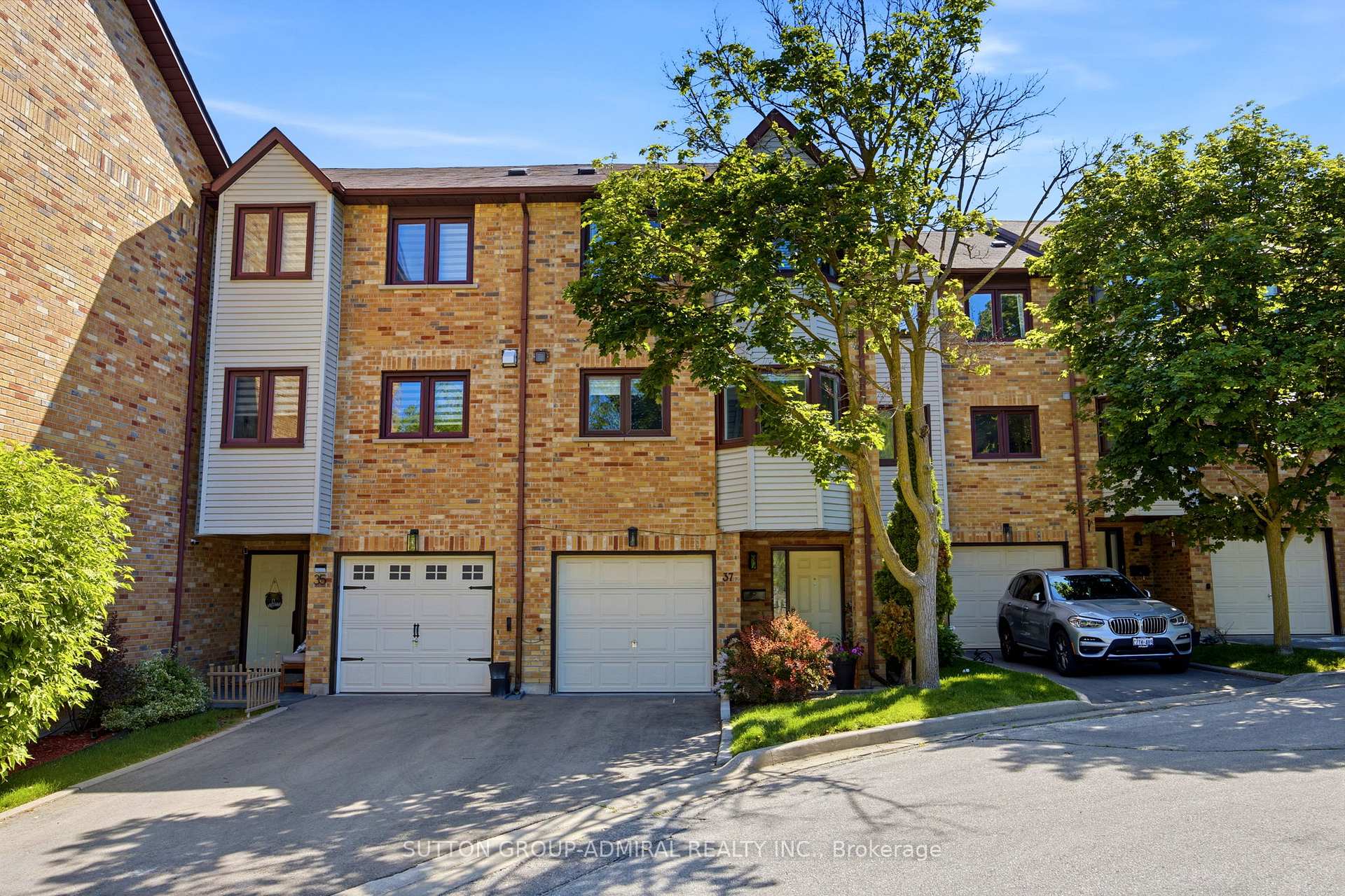 37 Old Firehall Lane Vaughan Ontario Canada Sale residential Claudia Kovalev Sutton Group-Admiral Realty Inc., Brokerage *