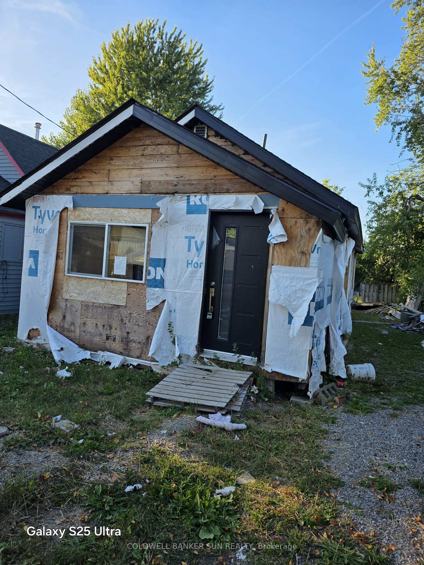 16 Maccabee Avenue Fort Erie Ontario Canada Sale residential Sukhvir Sondh Coldwell Banker Sun Realty, Brokerage*