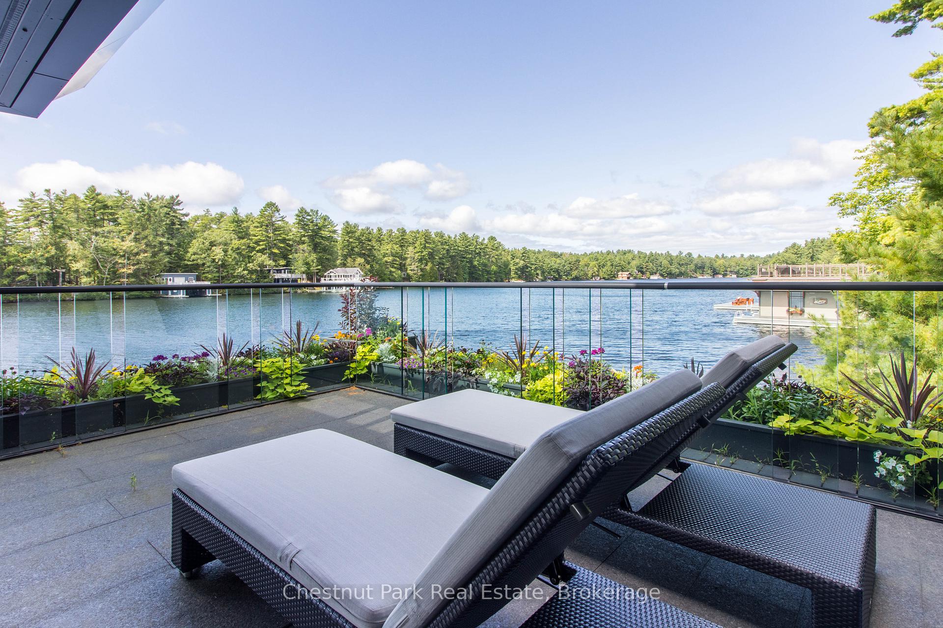 6 Bedroom Single Family Home/House's Image 19