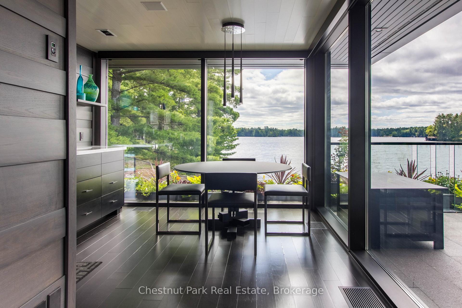 6 Bedroom Single Family Home/House's Image 17