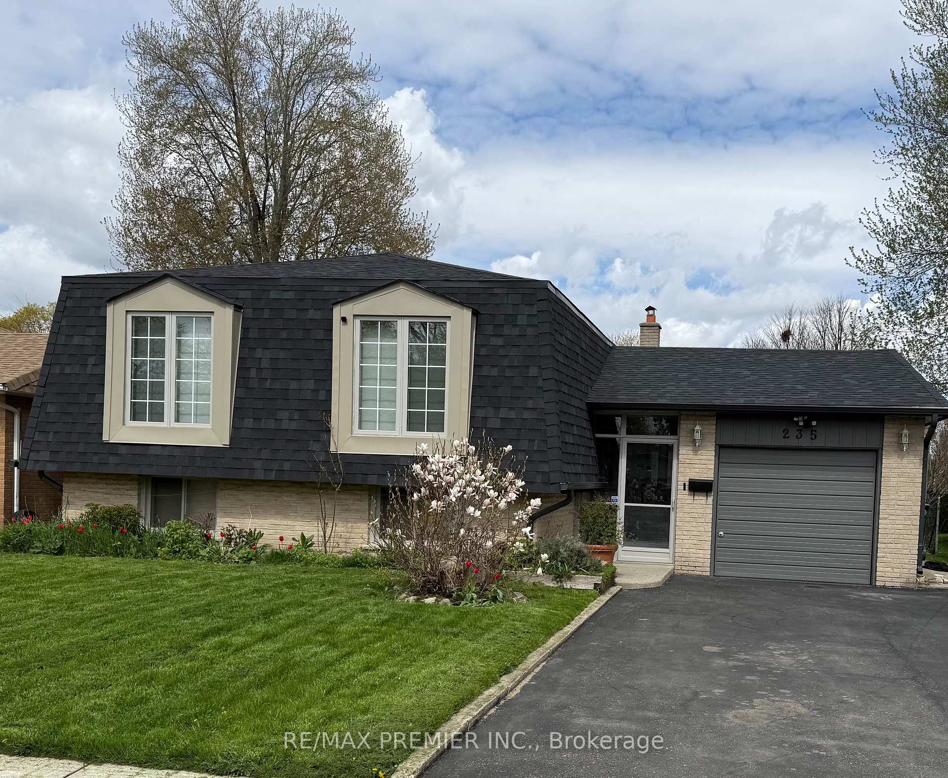 235 Louis Drive Mississauga Ontario Canada Rent residential Leida Sefa RE/MAX PREMIER INC. Brokerage*