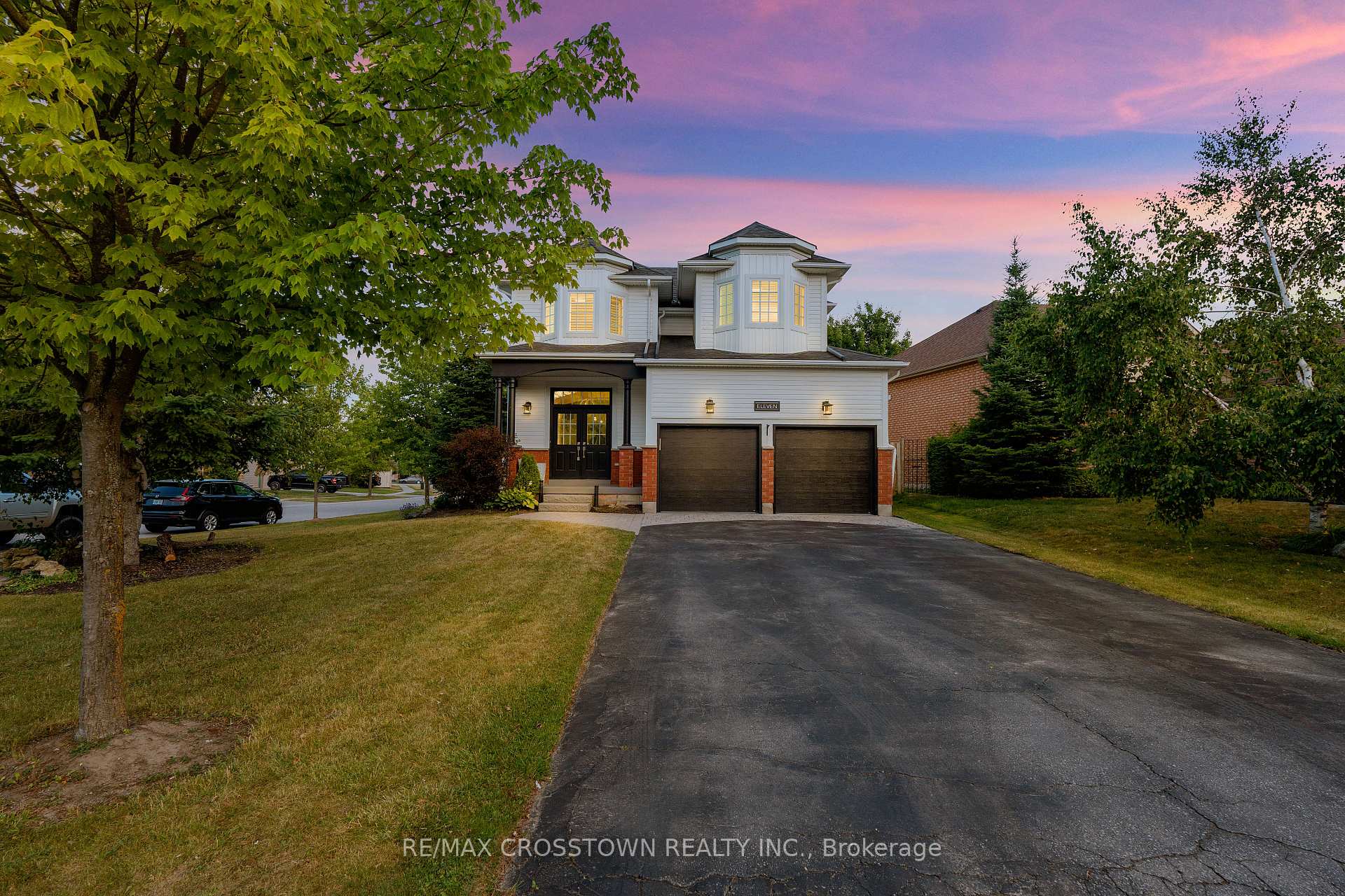 11 Kensington Trail Barrie Ontario Canada Sale residential Melanie Martyn Right at Home Realty, Brokerage*