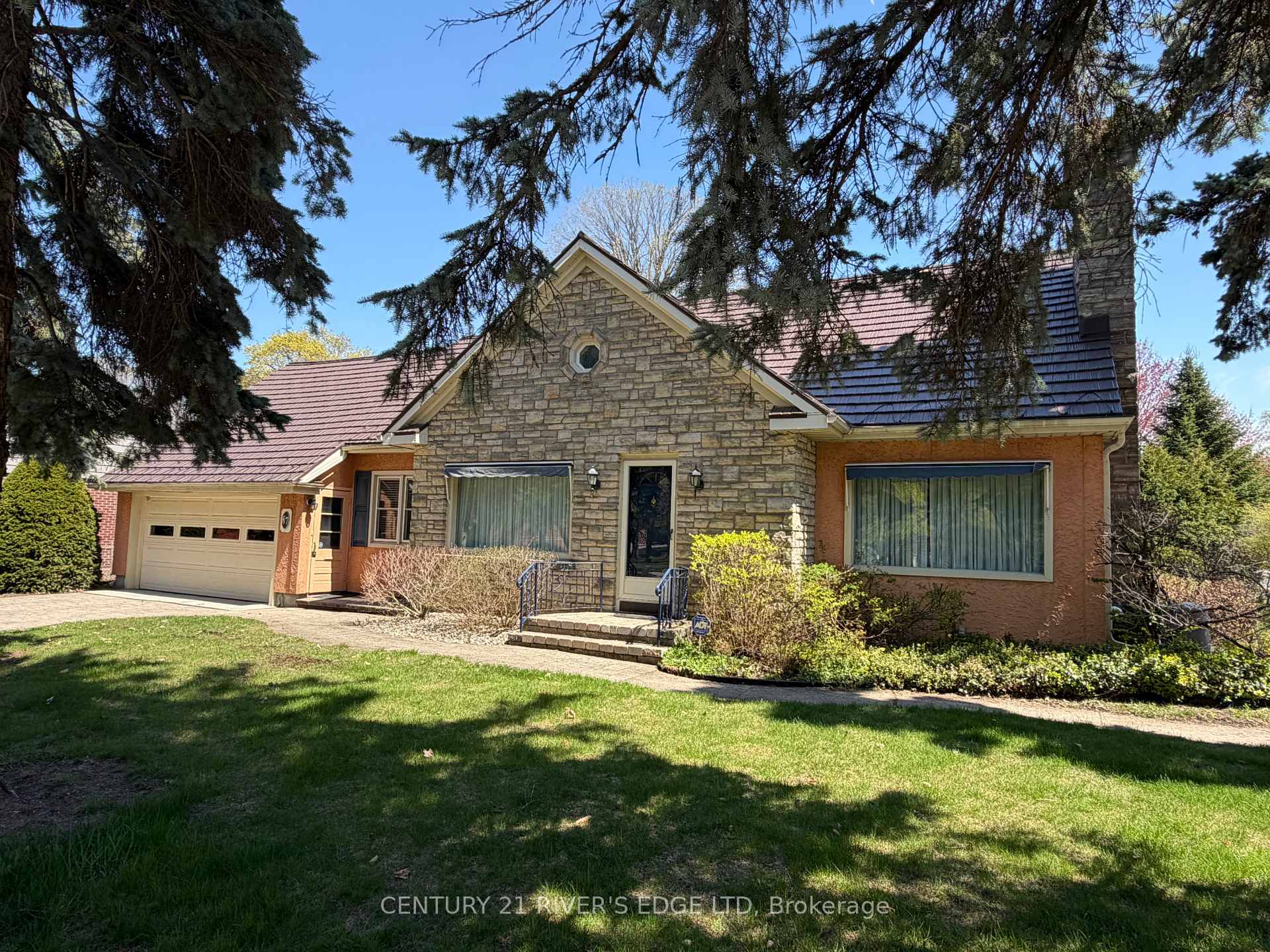 67 North Augusta Road Brockville Ontario Canada Sale residential   HomeLife/DLK Real Estate Ltd., Brokerage*