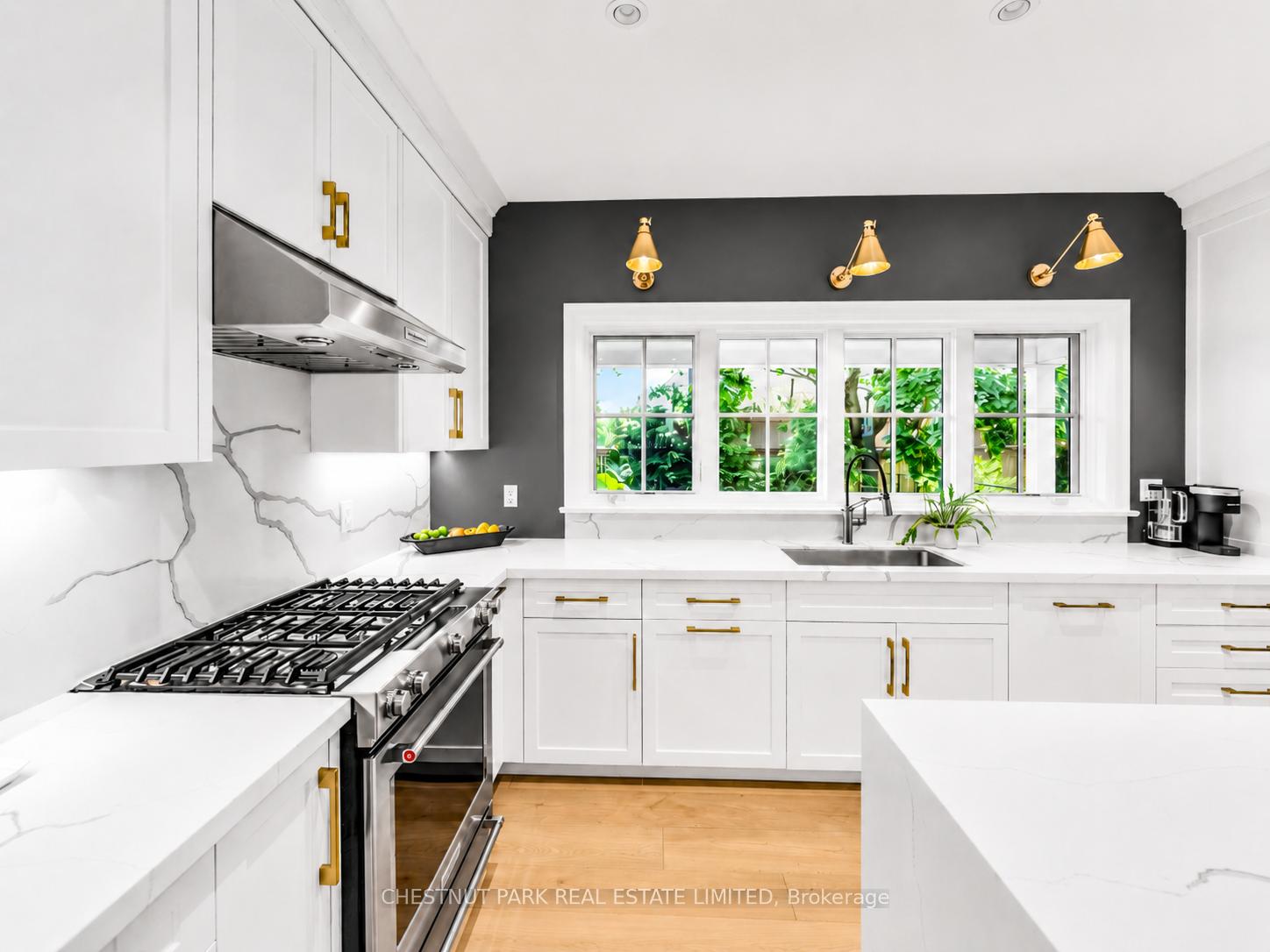 5 Bedroom Single Family Home/House's Image 11