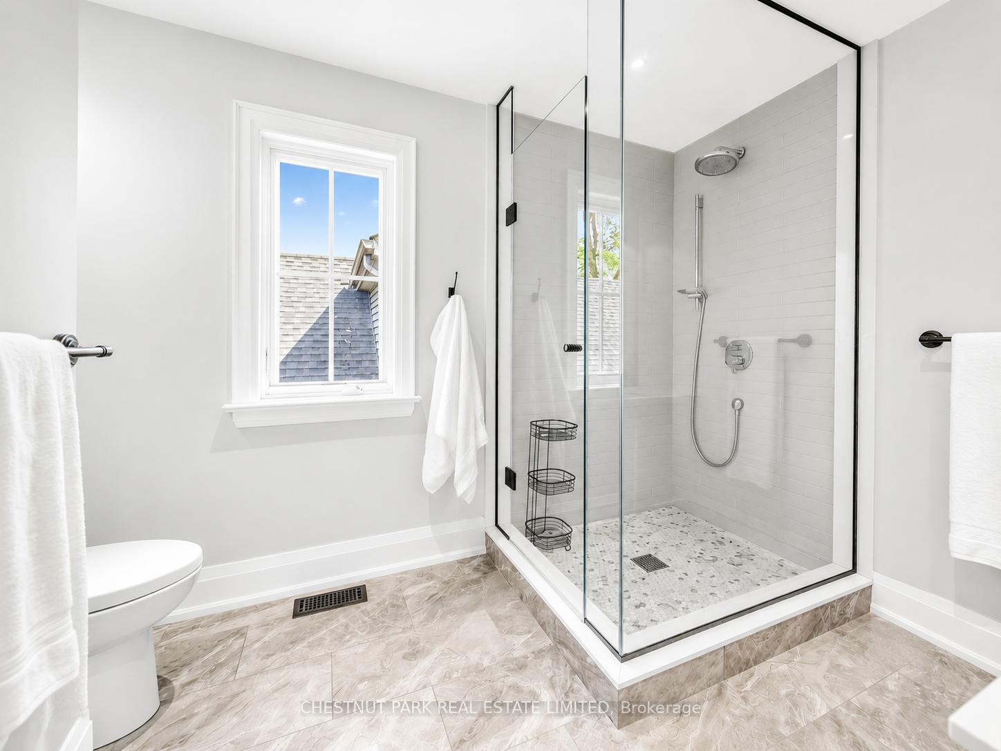 5 Bedroom Single Family Home/House's Image 29