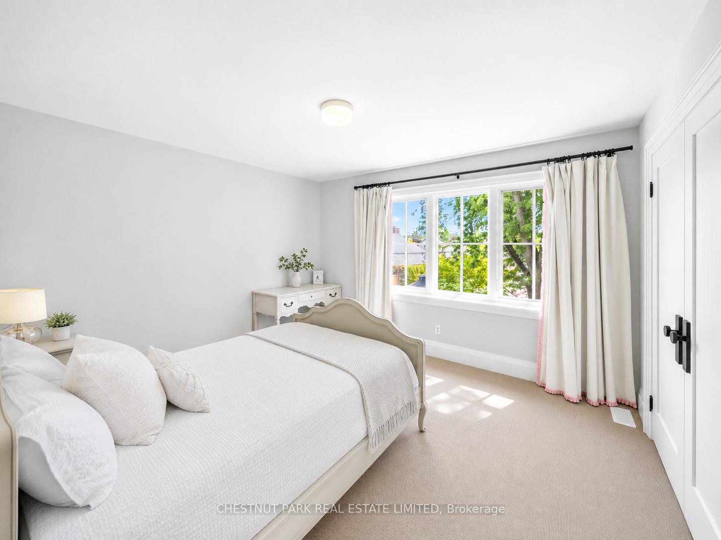 5 Bedroom Single Family Home/House's Image 23