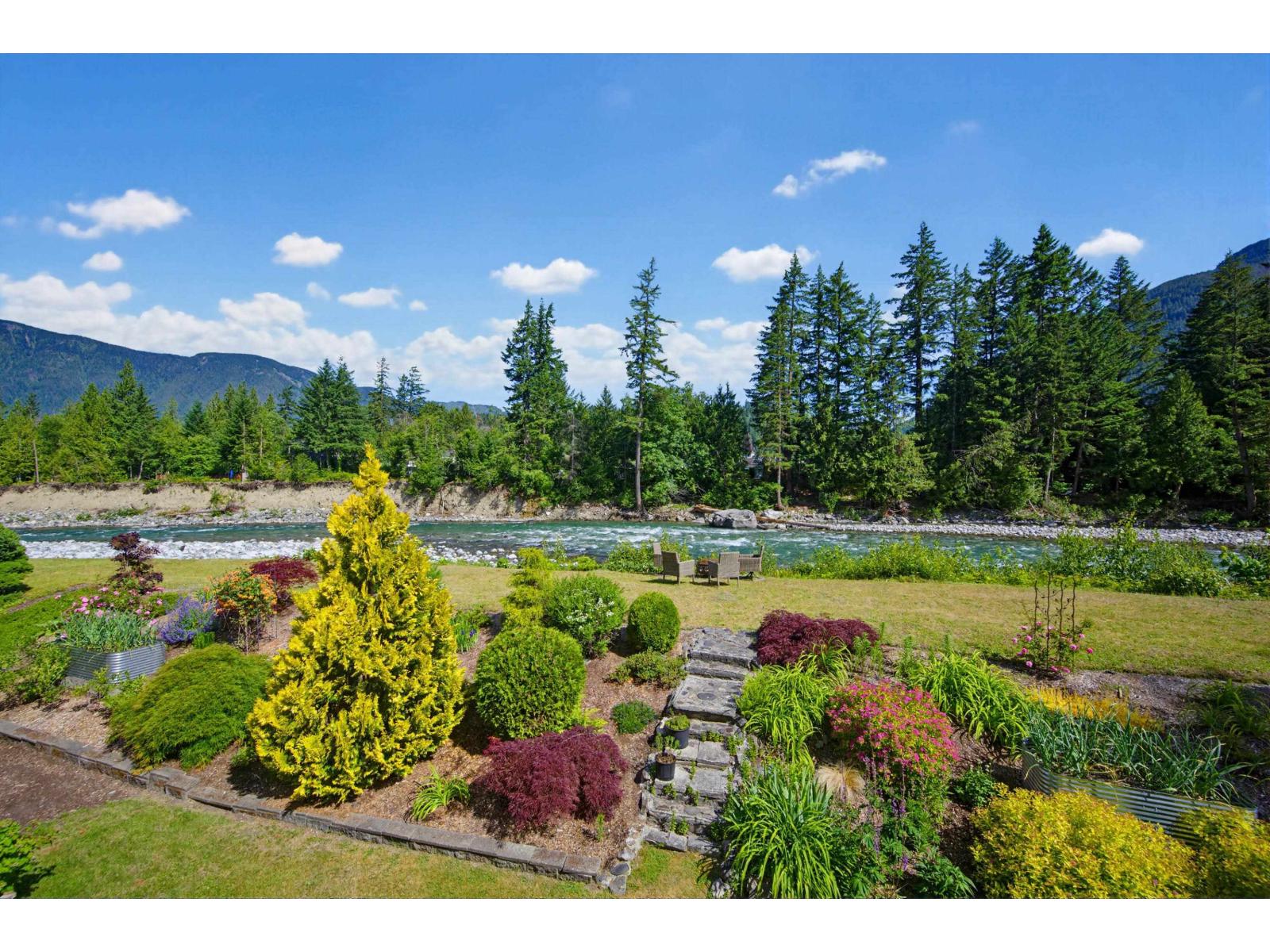 120 ROBERTSON CRESCENT|Hope Hope British Columbia Canada Sale residential Bittu (Sukhdeep) Deol HOMELIFE ADVANTAGE REALTY LTD,