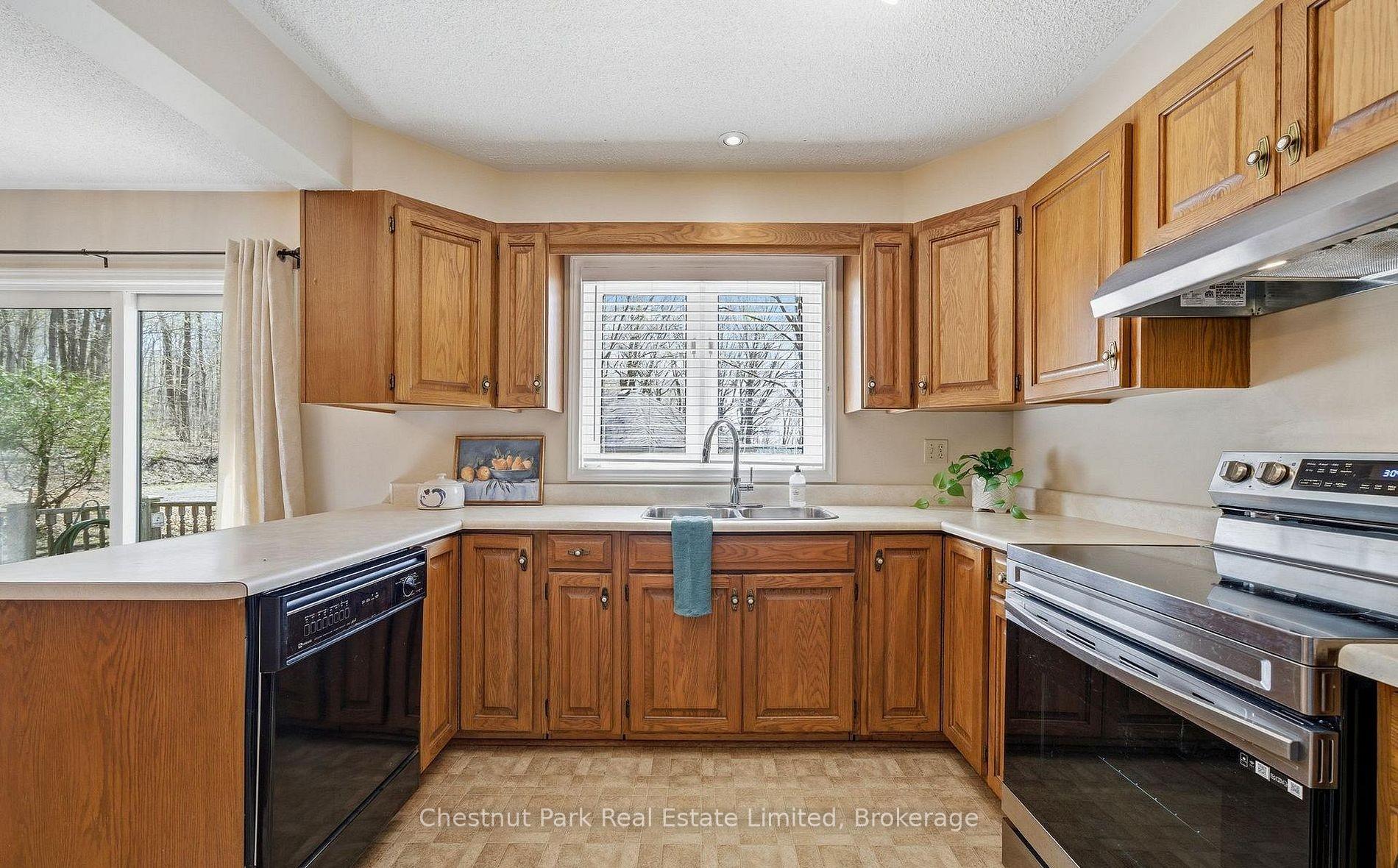 3 Bedroom Single Family Home/House's Image 12