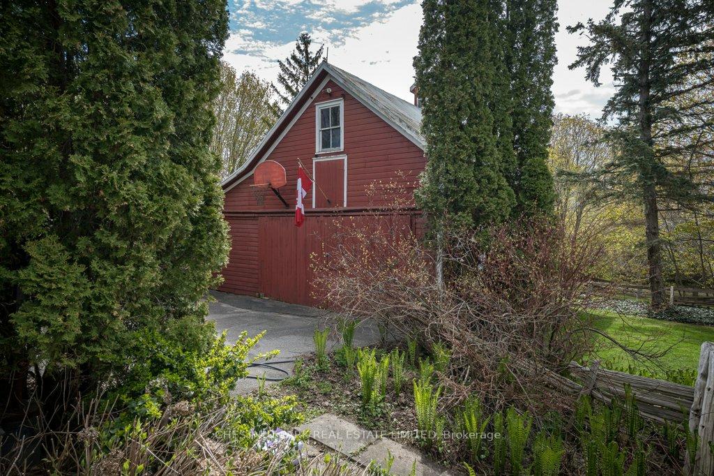 4 Bedroom Single Family Home/House's Image 39