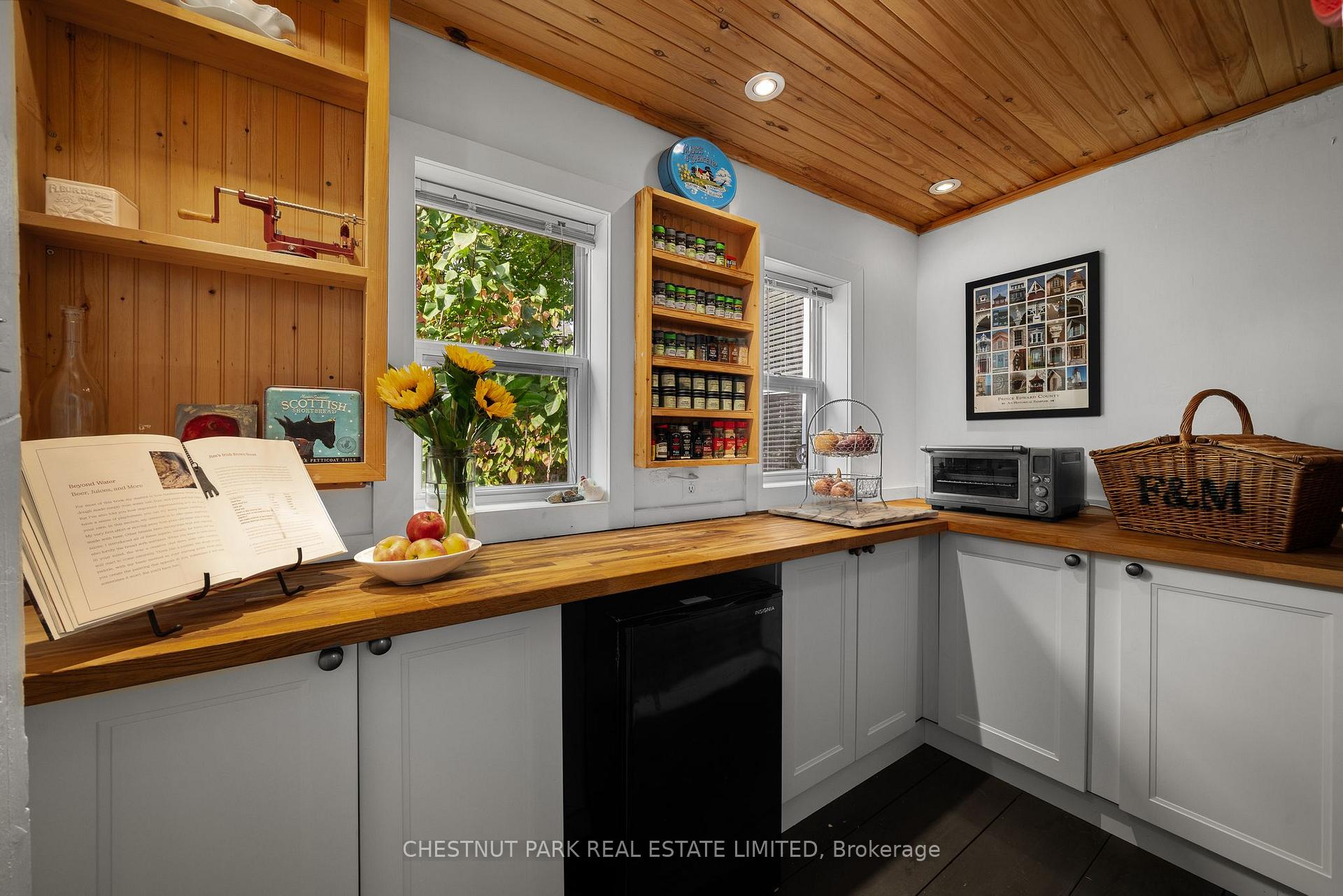 4 Bedroom Single Family Home/House's Image 18