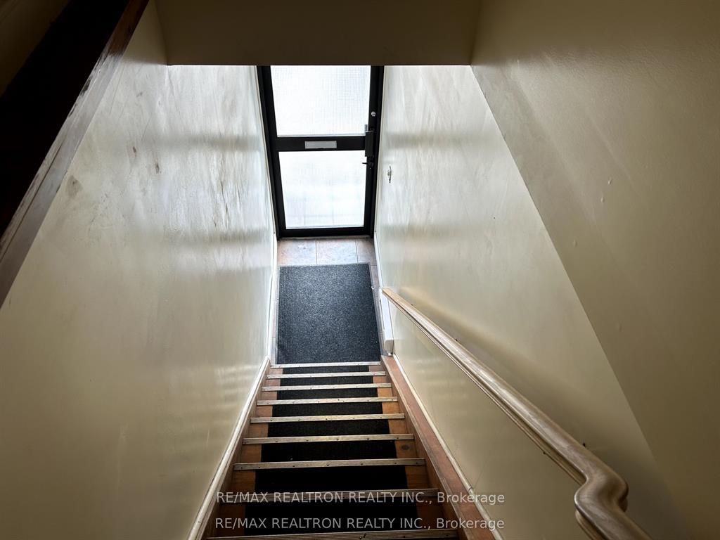 3 - 588 Danforth Avenue Toronto Ontario Canada Lease commercial Harvinder Bhogal RE/MAX Realtron Realty Inc., Brokerage *
