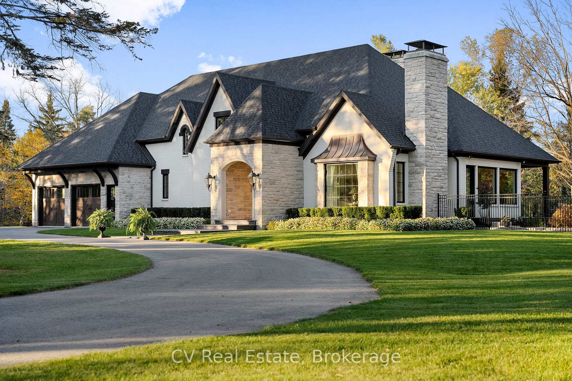 455 William Street Niagara-On-The-Lake Ontario Canada Sale residential Gloria Valvasori ASP Century 21 Signature Service