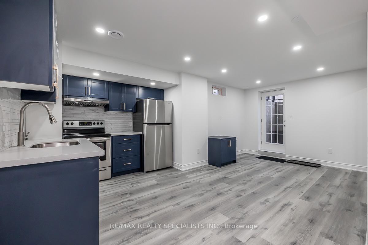 1 Huron Lane Bradford West Gwillimbury Ontario Canada Rent residential Rick Ohri RE/MAX Realty Specialists Inc., Brokerage *