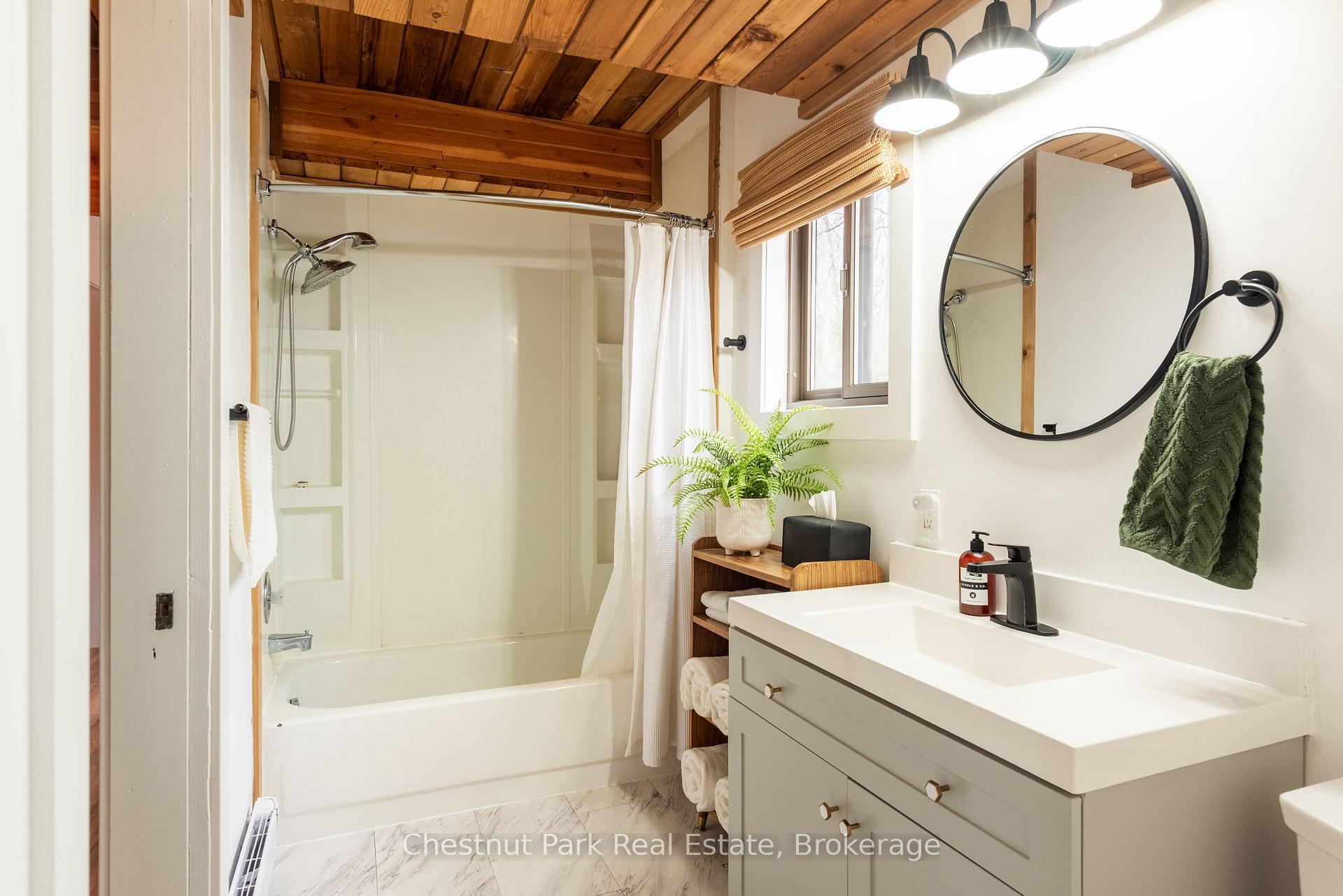 4 Bedroom Single Family Home/House's Image 18