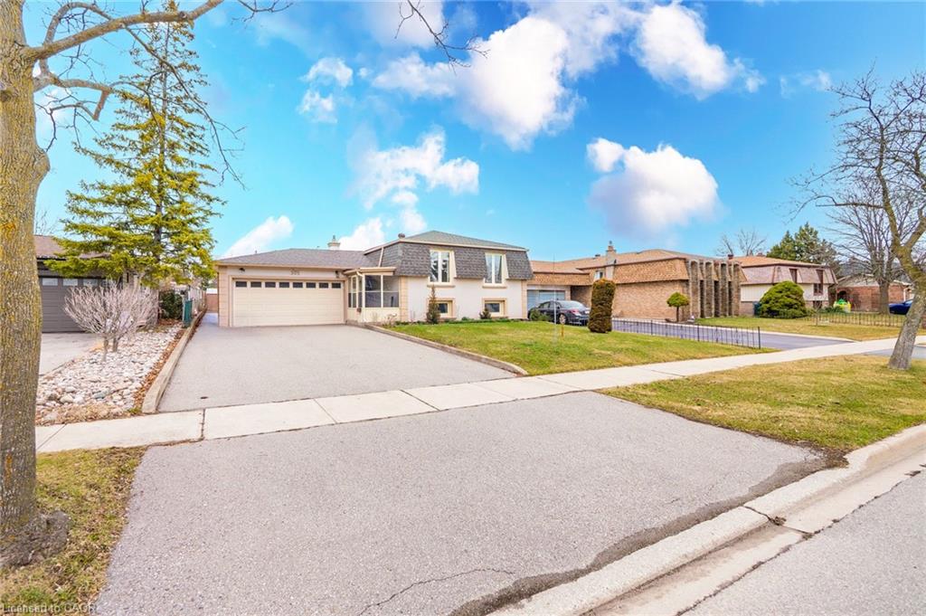 305 Pinegrove Road Oakville Ontario Canada Sale residential Miranda Guirguis Square Seven Ontario Realty Brokerage